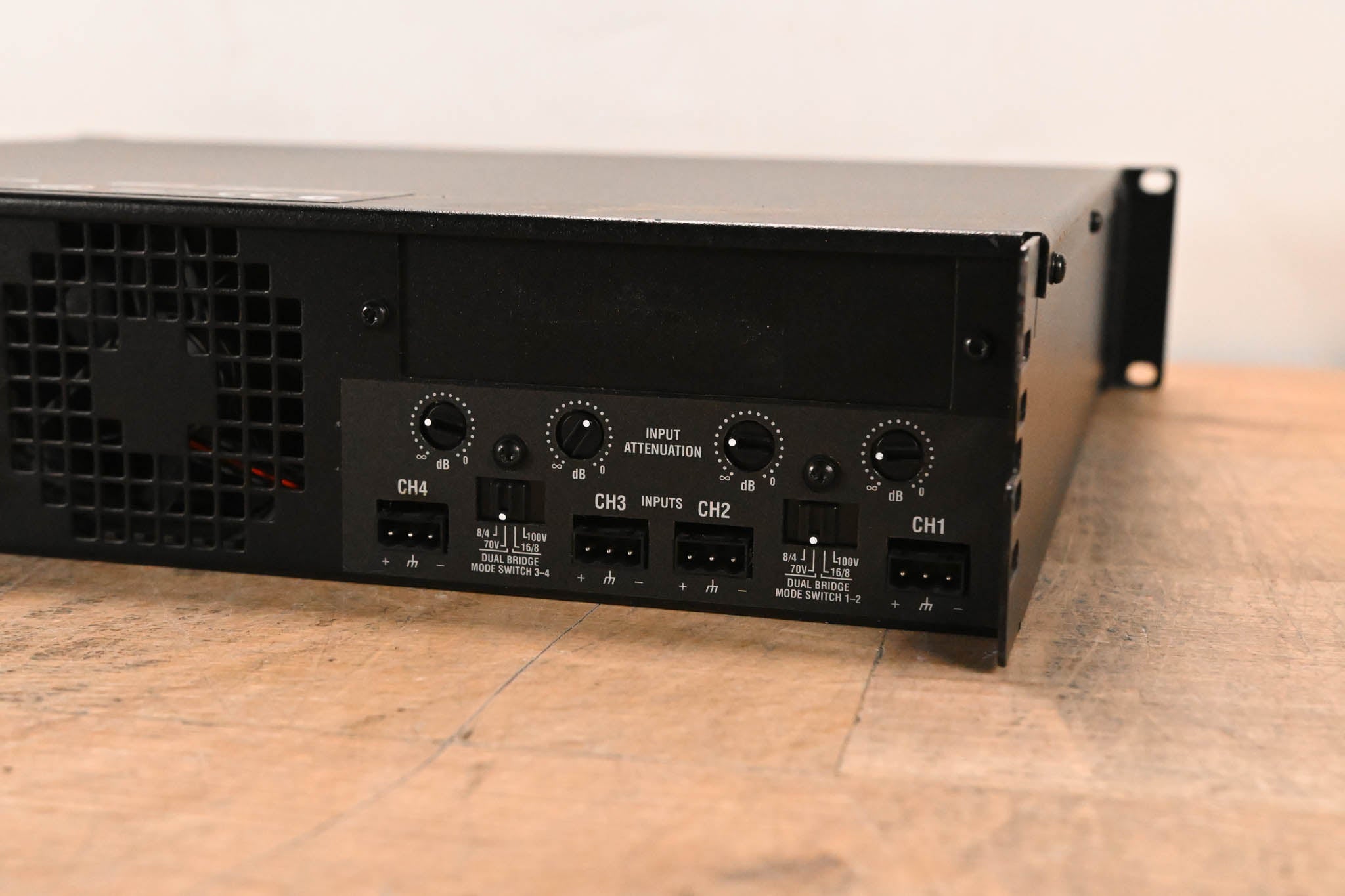 Crown CTs 4200 Four-Channel, 260W Power Amplifier