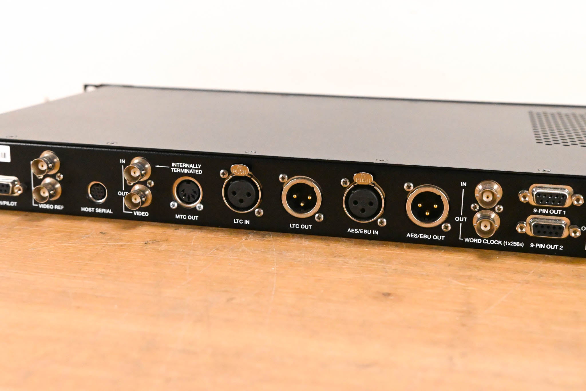 AVID SYNC HD Master Clock