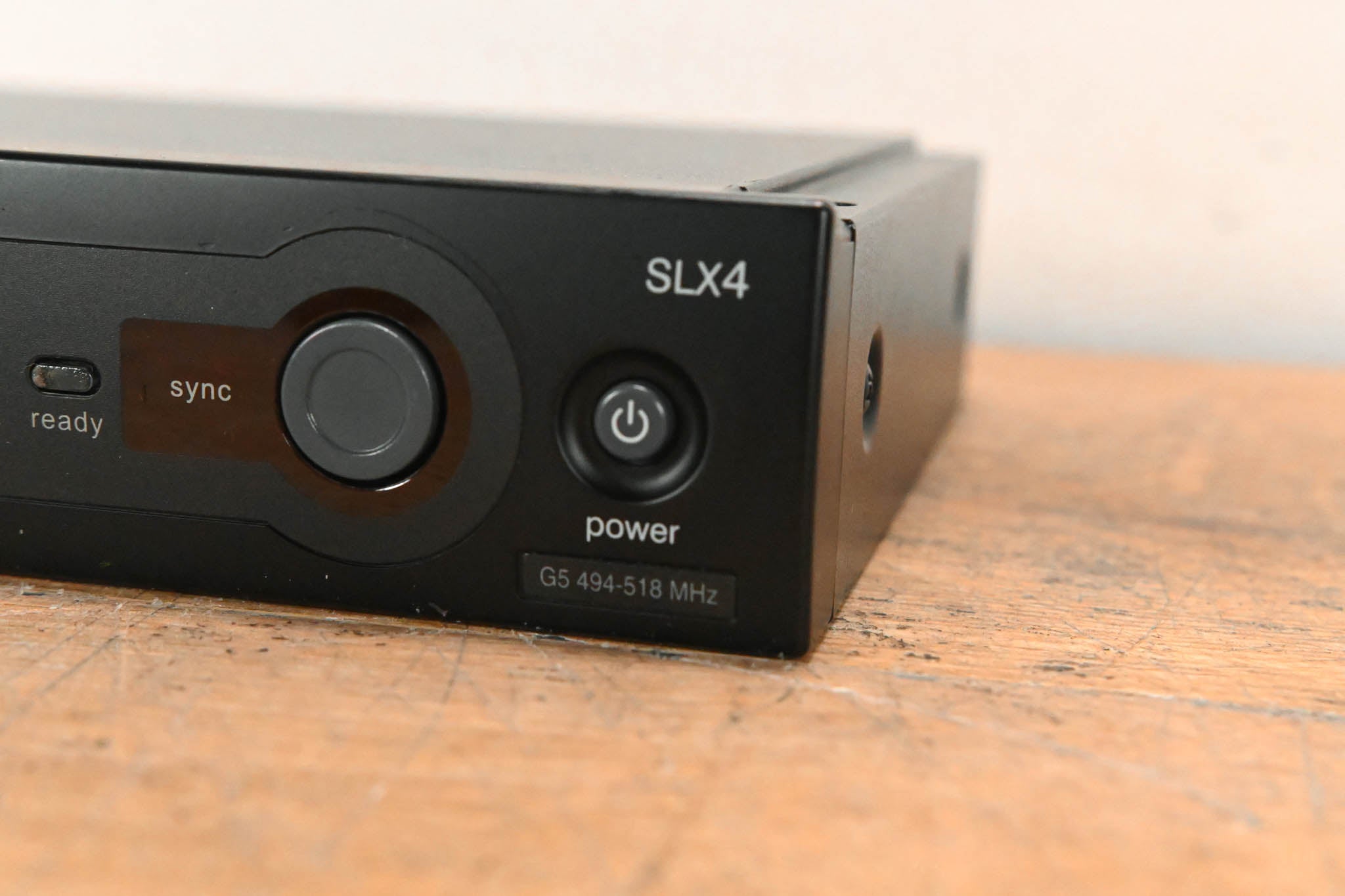 Shure SLX4 Wireless Receiver - G5 Band: 494-518 MHz (NO POWER SUPPLY)