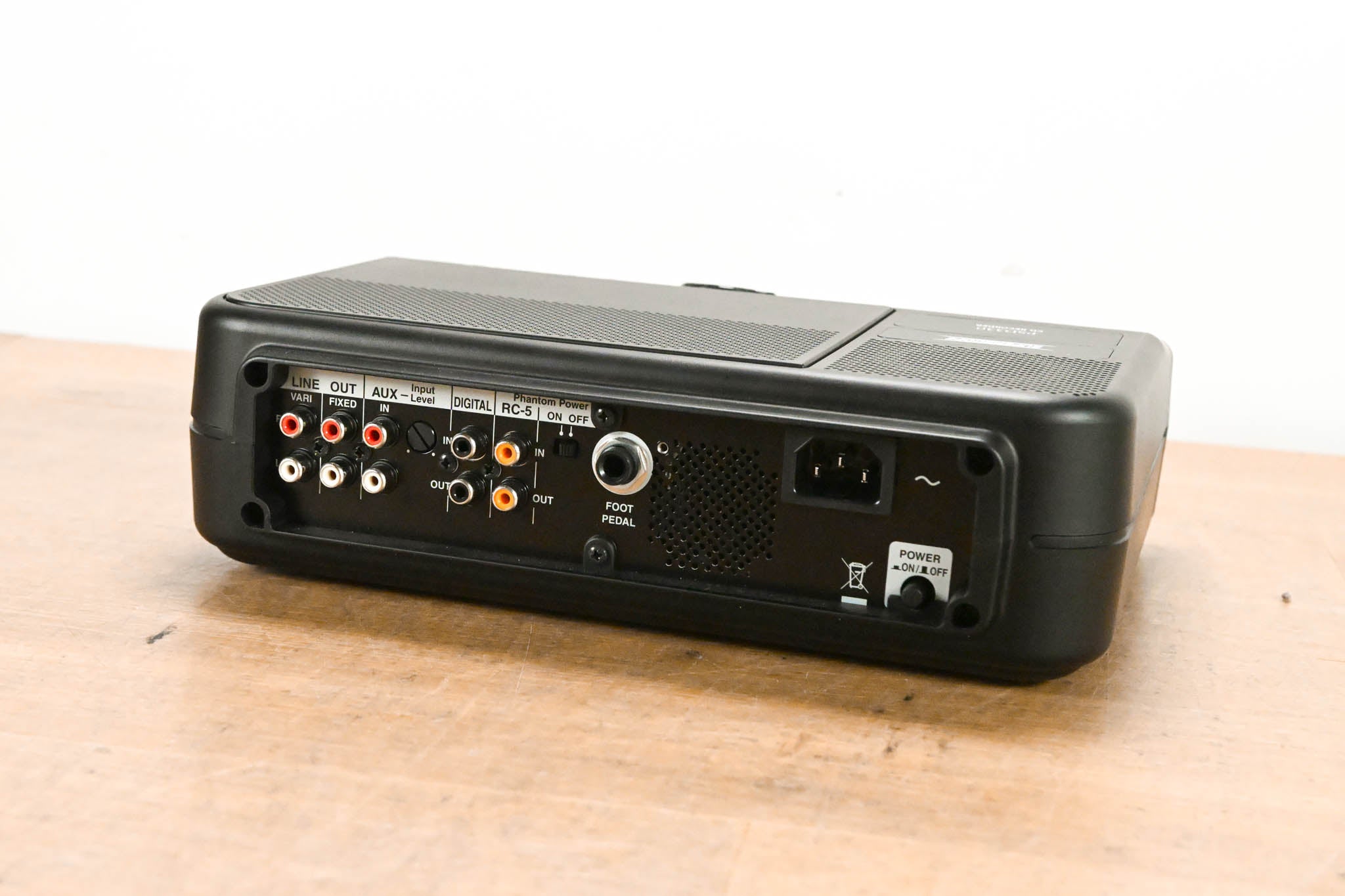 Superscope PSD330 Compact CD Player/Recorder with CA300 Carrying Case
