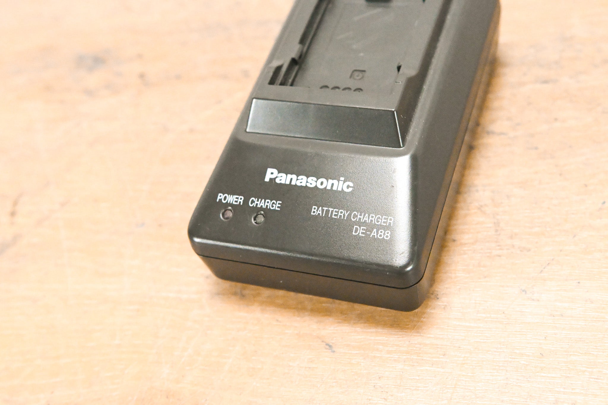 Panasonic DE-A88 Battery Charger (NO POWER SUPPLY)
