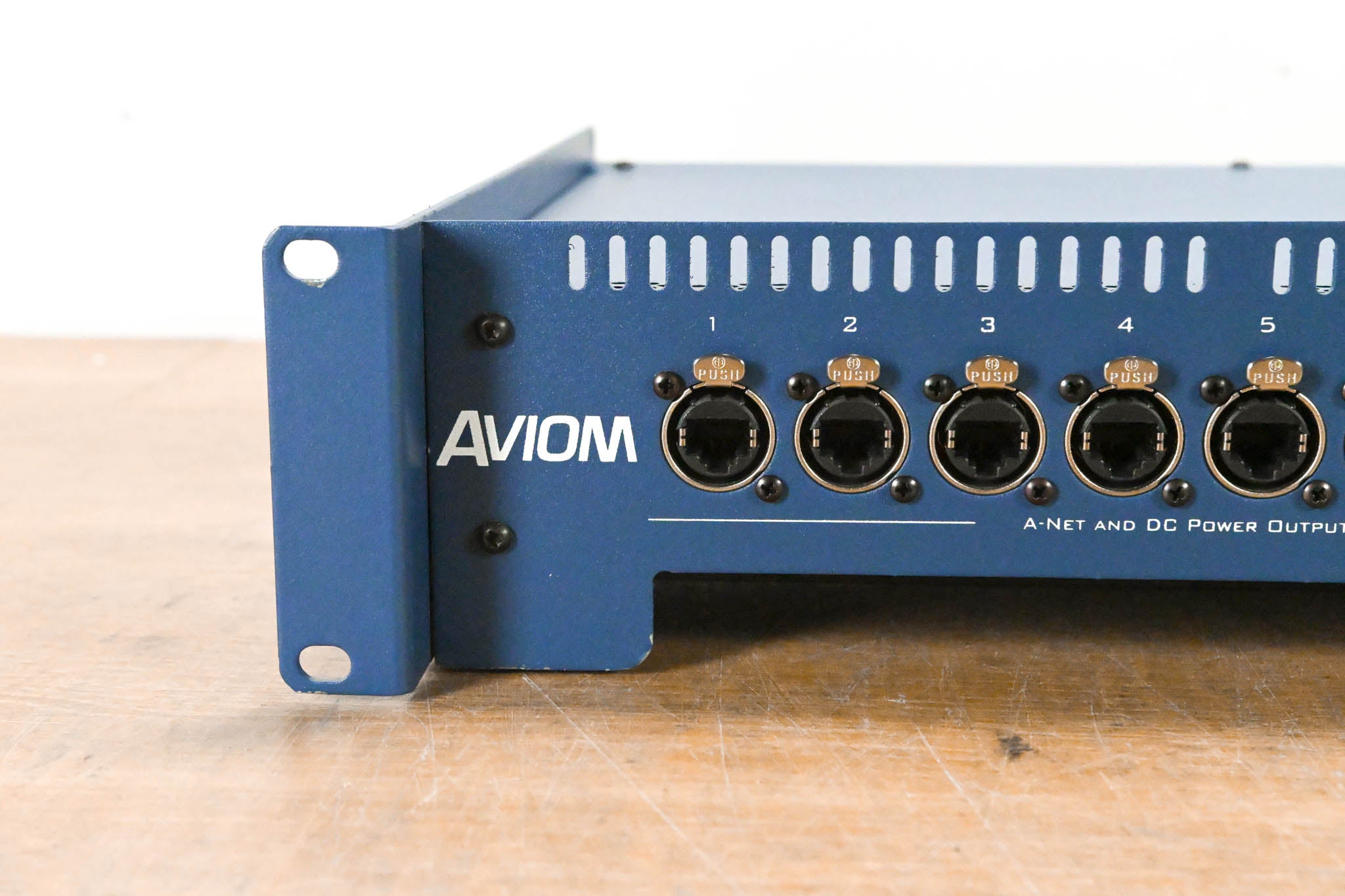Aviom A-16D Pro A-Net Distributor