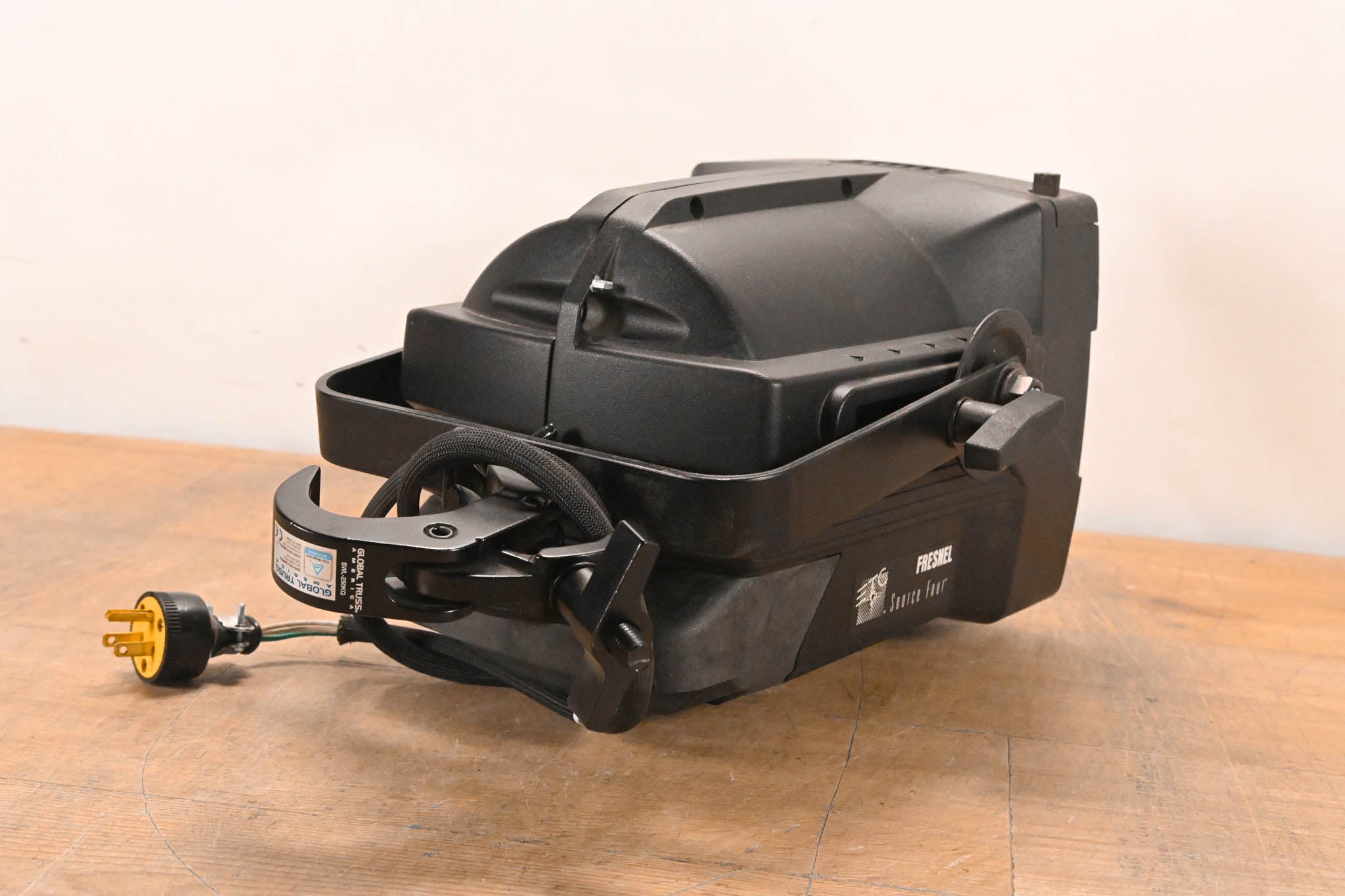 ETC Source Four Fresnel 750W Stage Light Fixture