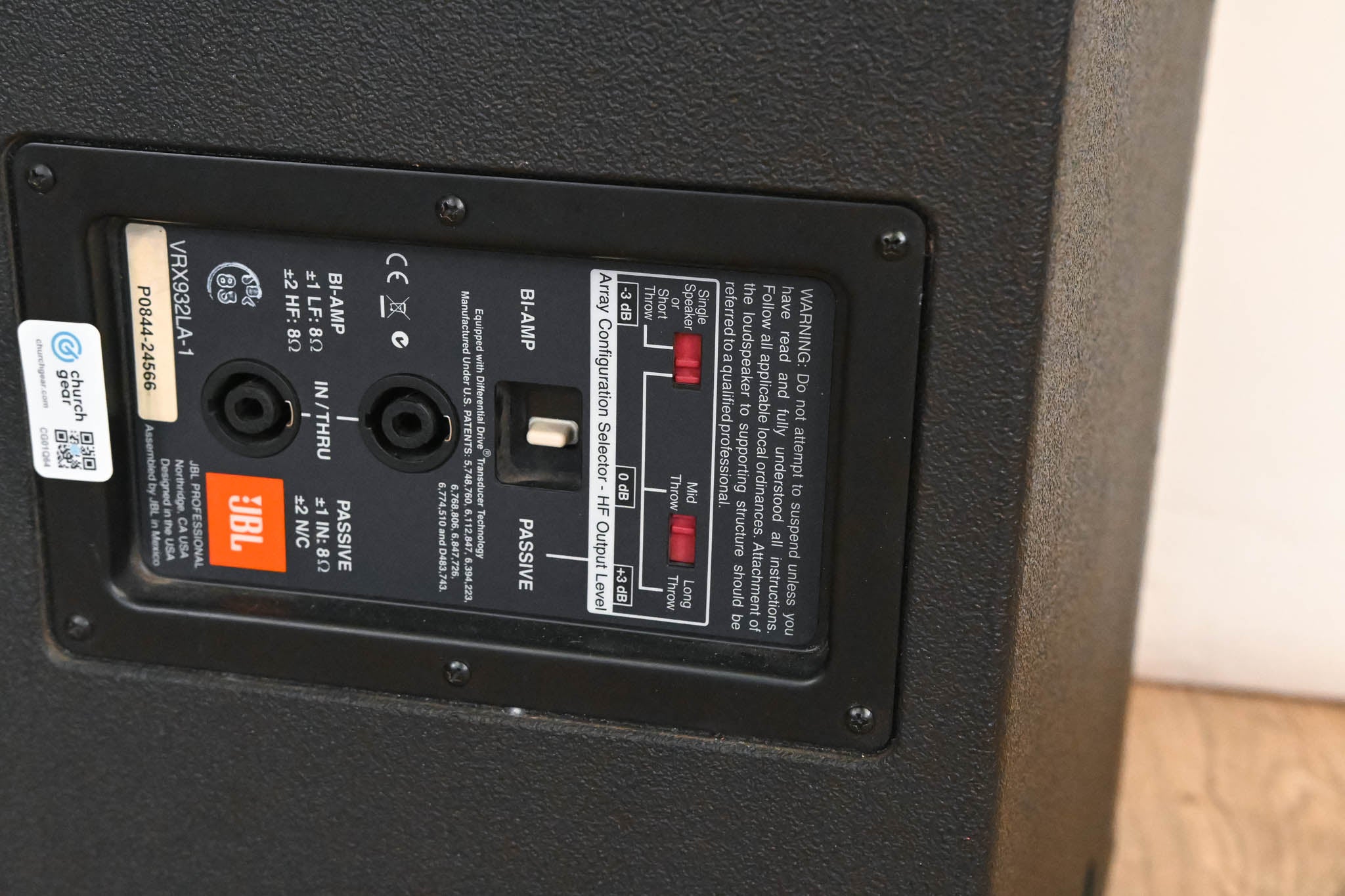 JBL VRX932LA-1 12" Two-Way Line Array Loudspeaker System