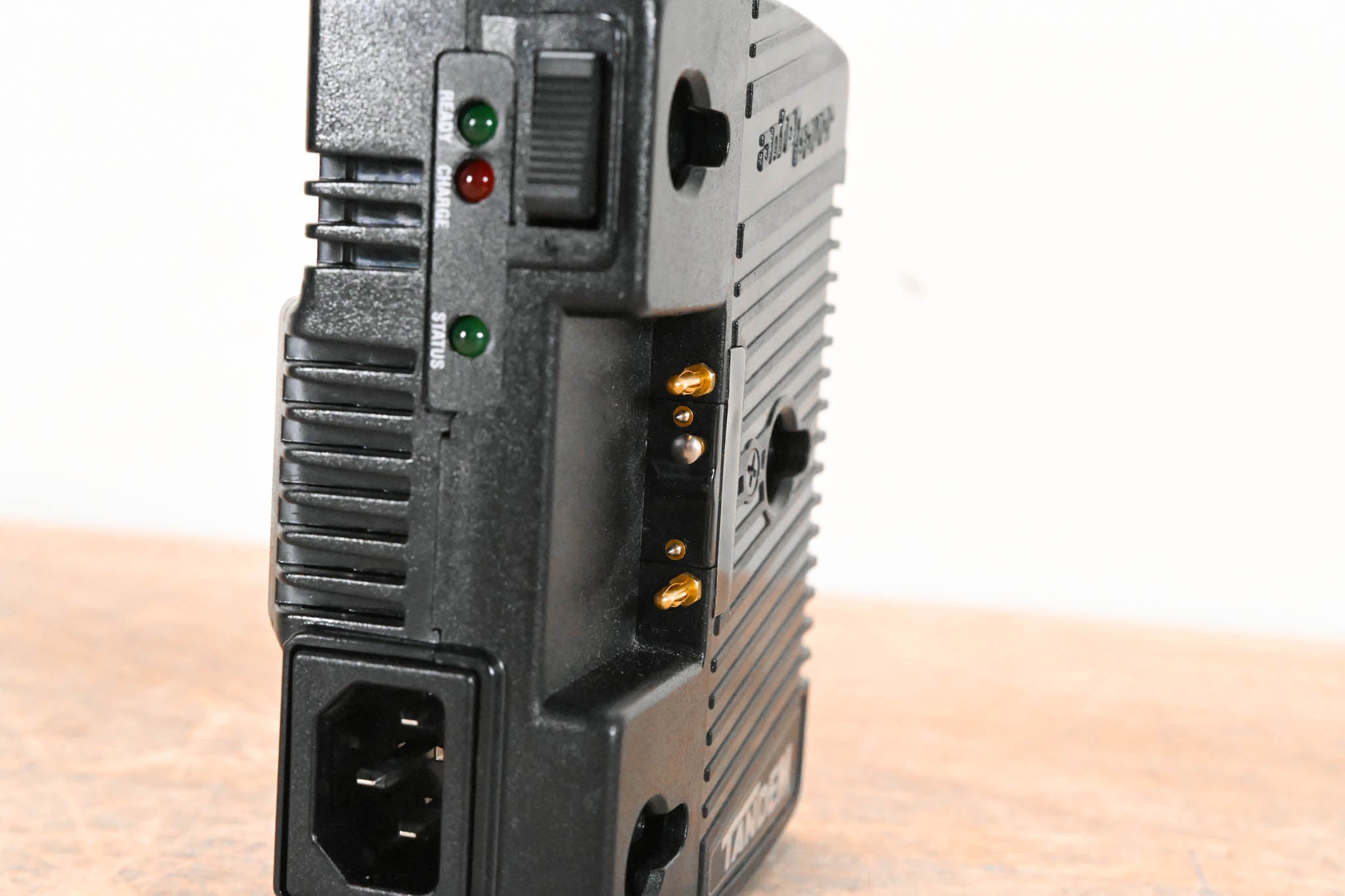 Anton Bauer Tandem-70 On-Camera AC Power/Charger