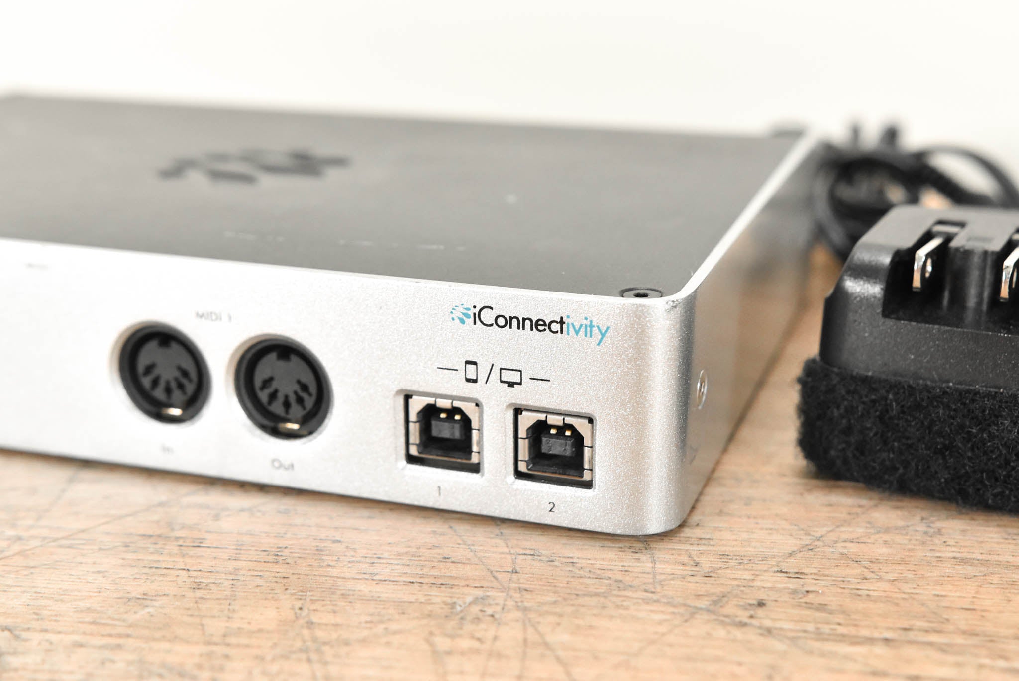 iConnectivity iConnectMIDI4+ 4x4 USB and Lightning iOS MIDI Interface