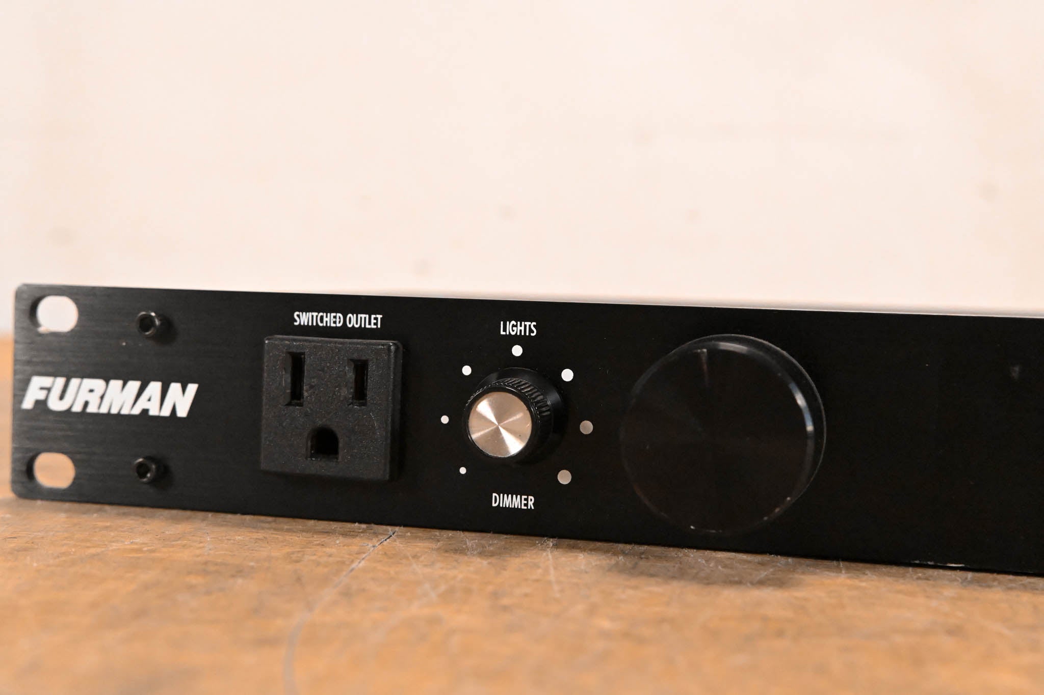 Furman M-8Lx 15A Merit Series Power Conditioner with Lights