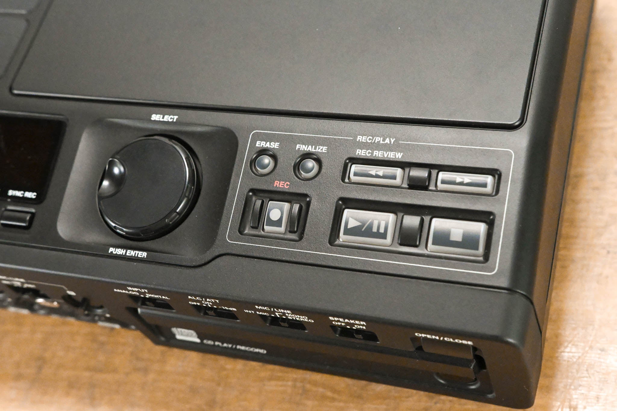 Superscope PSD330 Compact CD Player/Recorder with CA300 Carrying Case