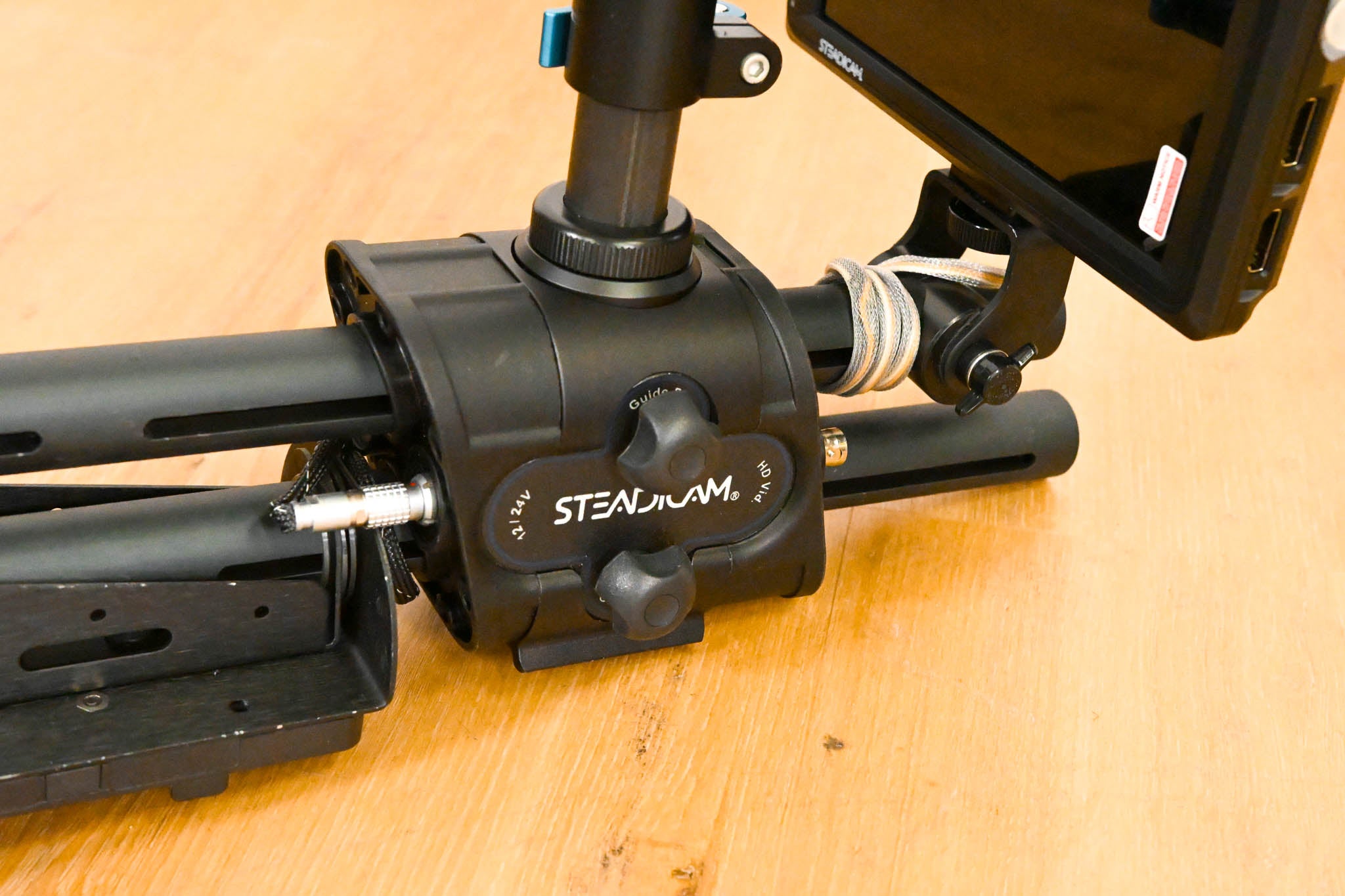 Steadicam Zephyr HD Camera Stabilizer System w/Arm, Vest, Monitor & Case