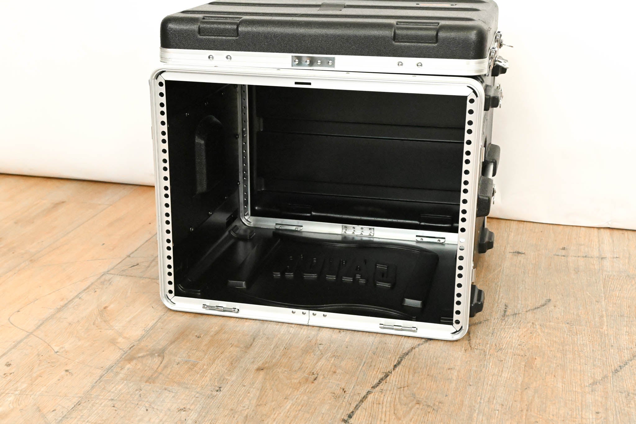 Gator Cases 8U Molded Case - 19" Depth