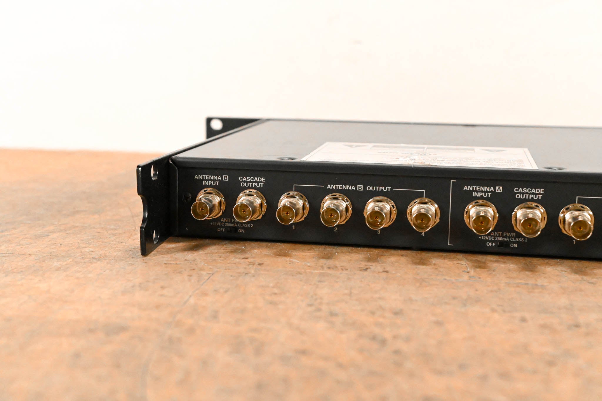 Audio-Technica AEW-DA550C UHF Antenna Distribution System