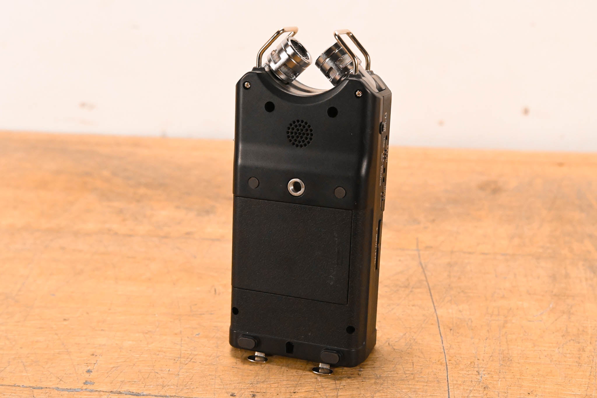 TASCAM DR-40 Handheld 4-Track Recorder