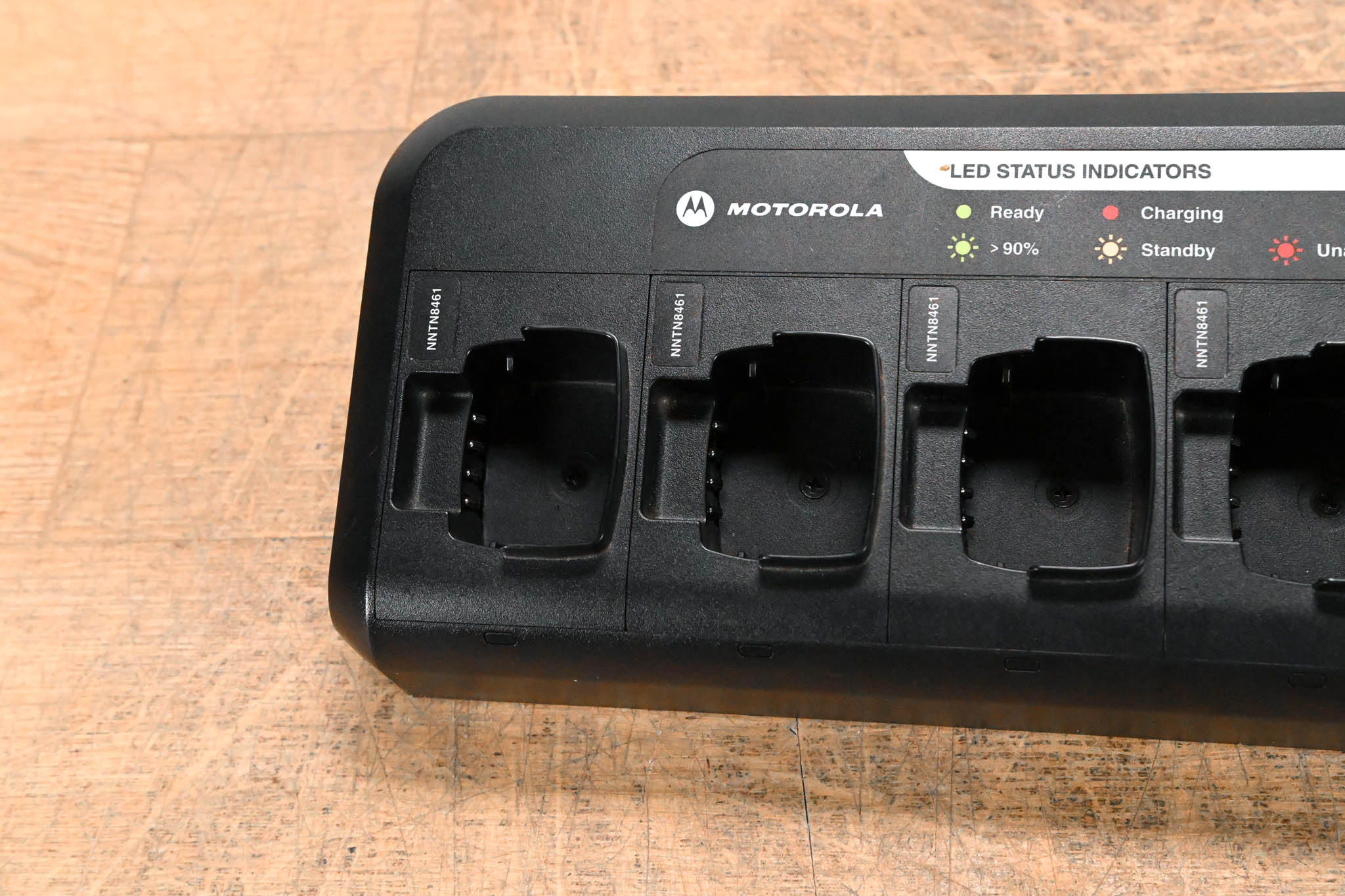 Motorola PMLN6593A 6-Bay Multi-Unit Charger Base