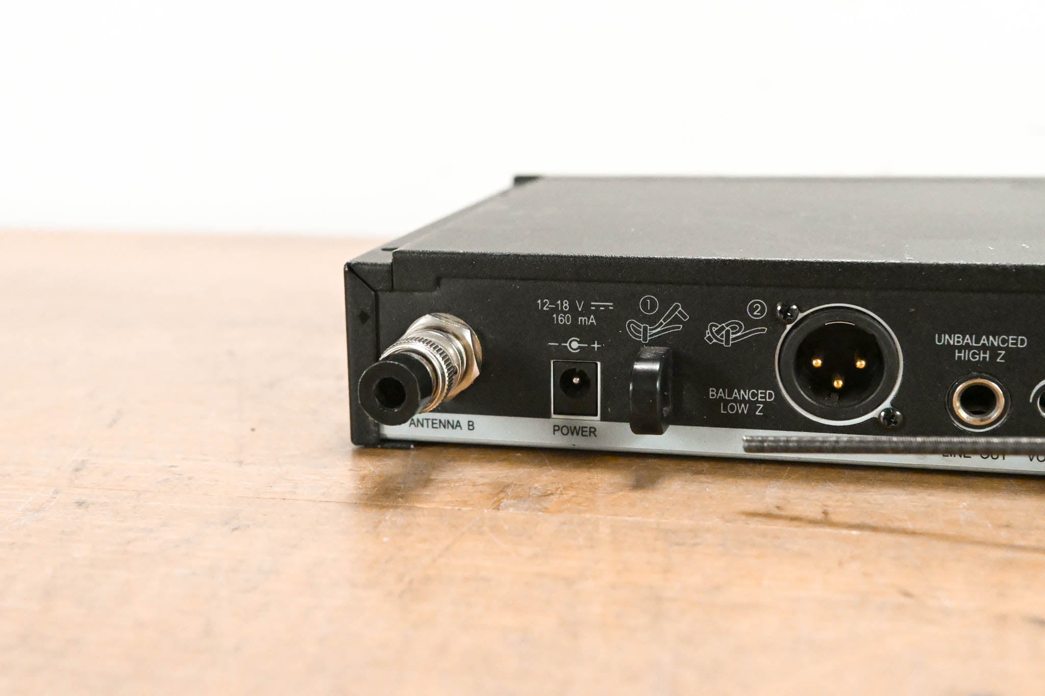 Shure SLX14 Bodypack Wireless System - J3 Band (NO POWER SUPPLY)