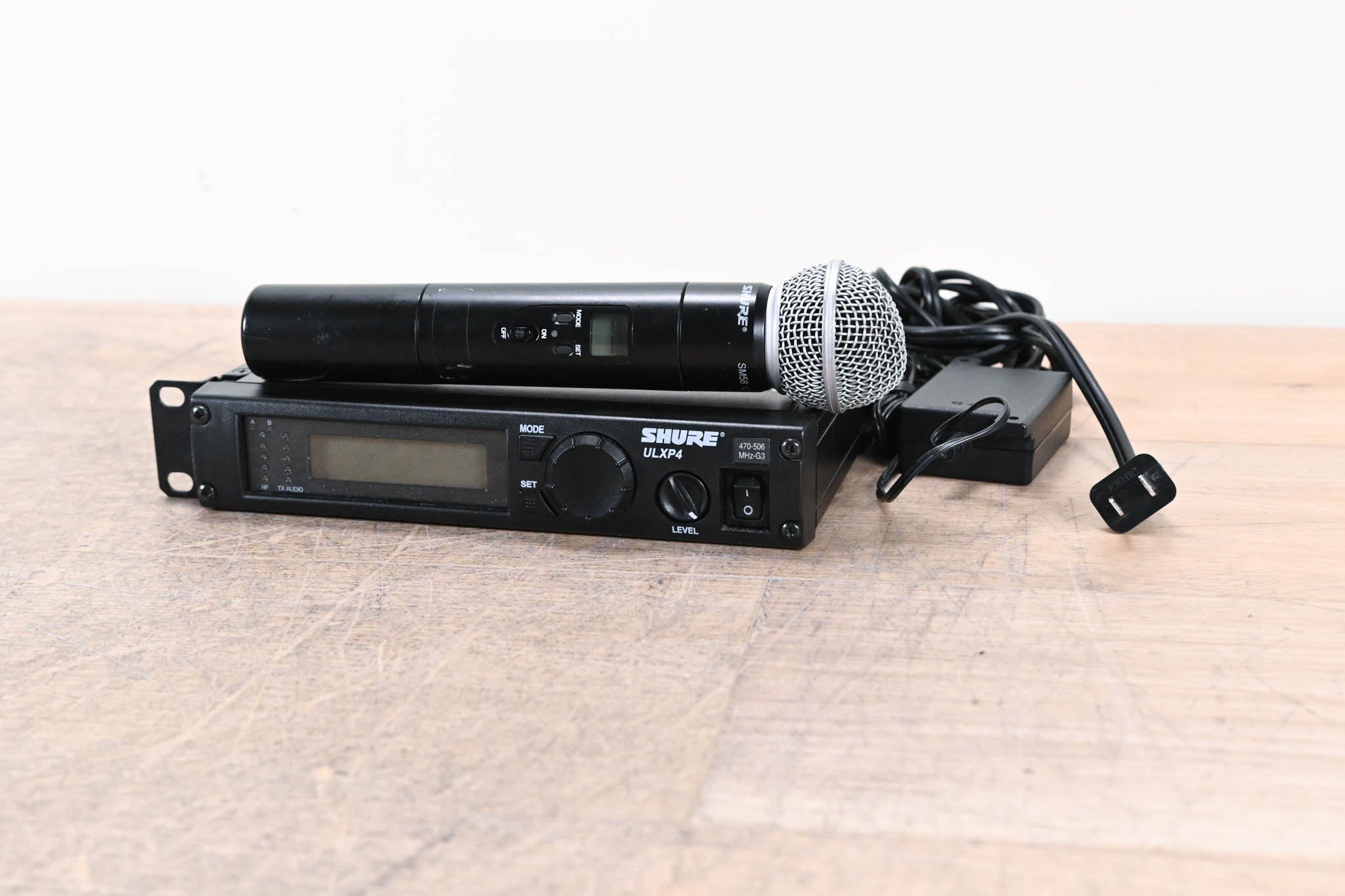 Shure ULXP24/58 Handheld Wireless Microphone System G3 Band: 470-506 MHz