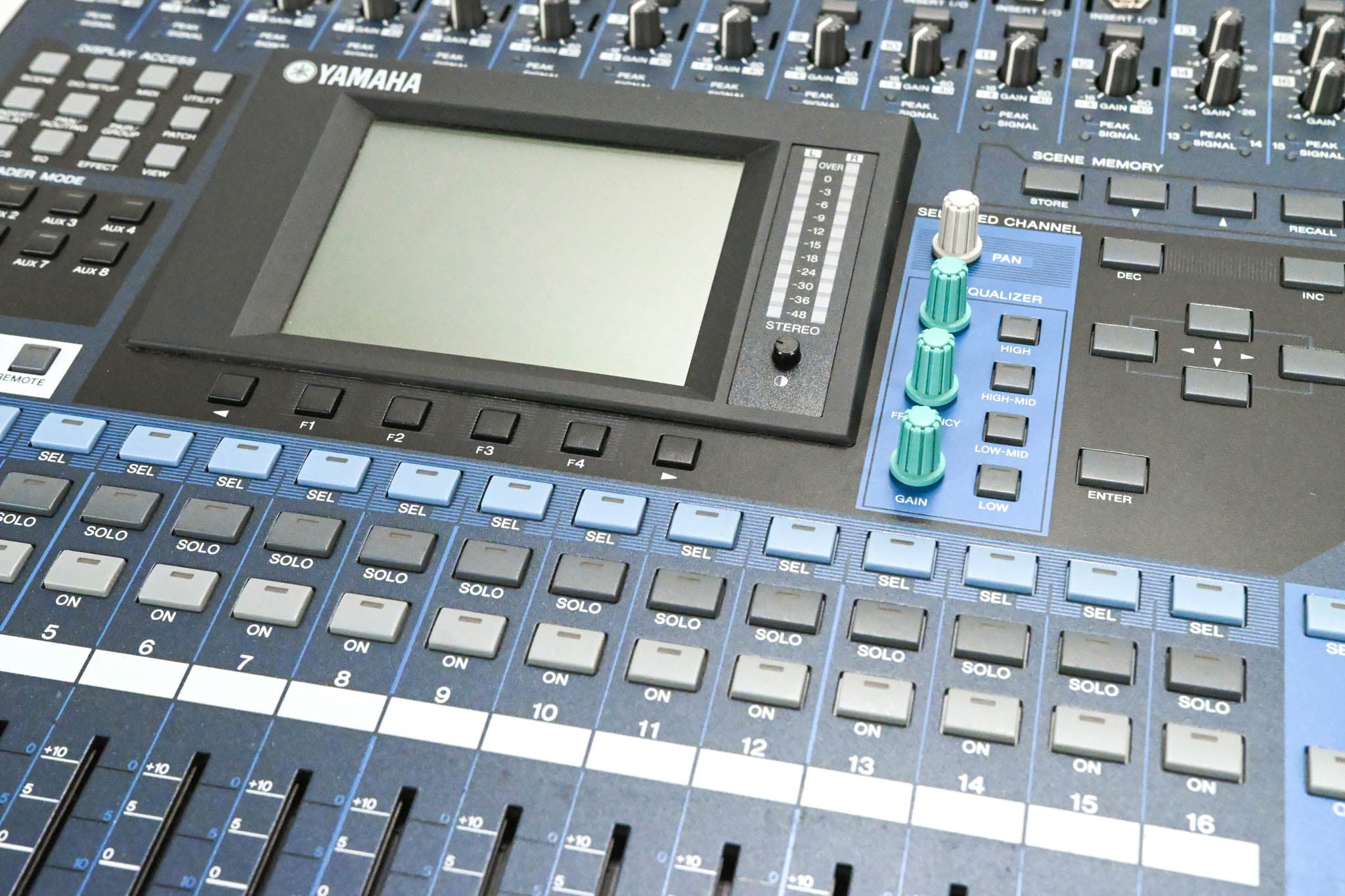 Yamaha 01V96VCM 24-Bit/96k Digital Recording Mixer