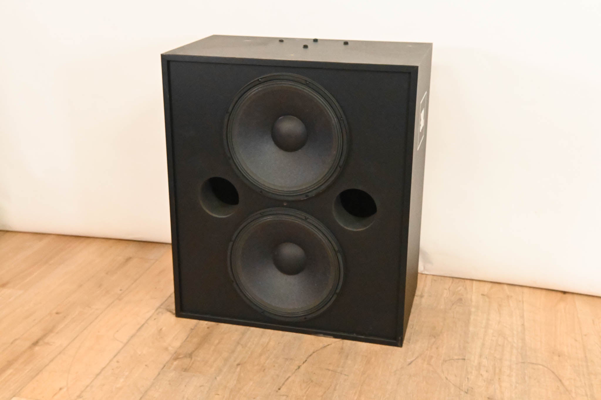 JBL 4739 Dual 15″ Passive Cinema Subwoofer
