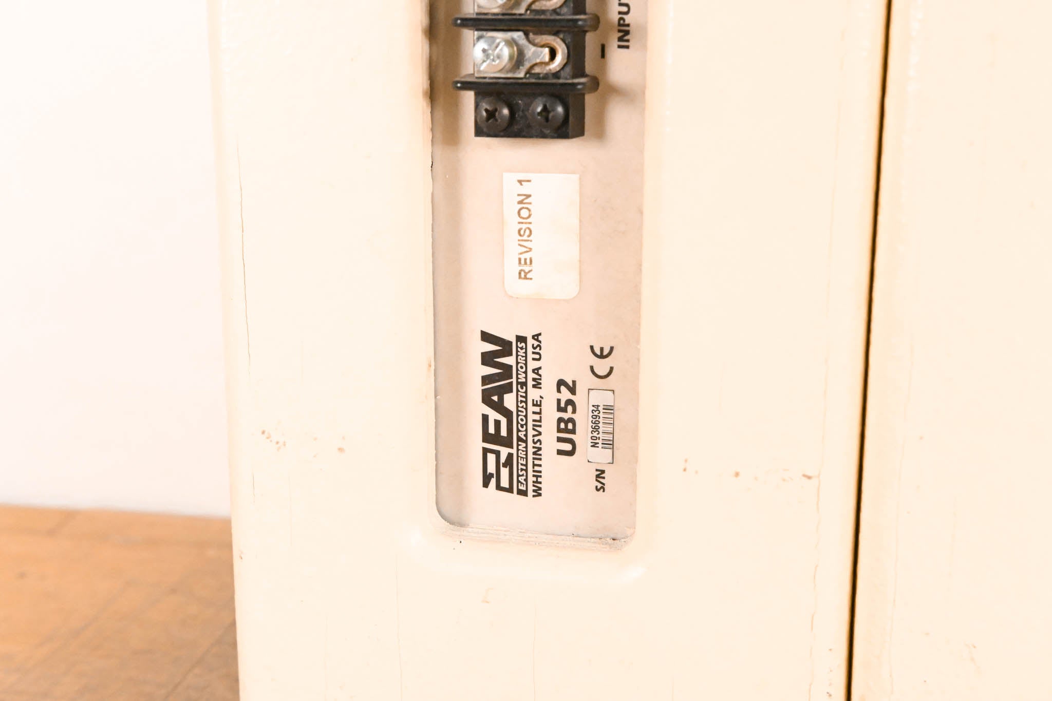 EAW UB52 Two-Way Full-Range Loudspeaker - White (PAIR)