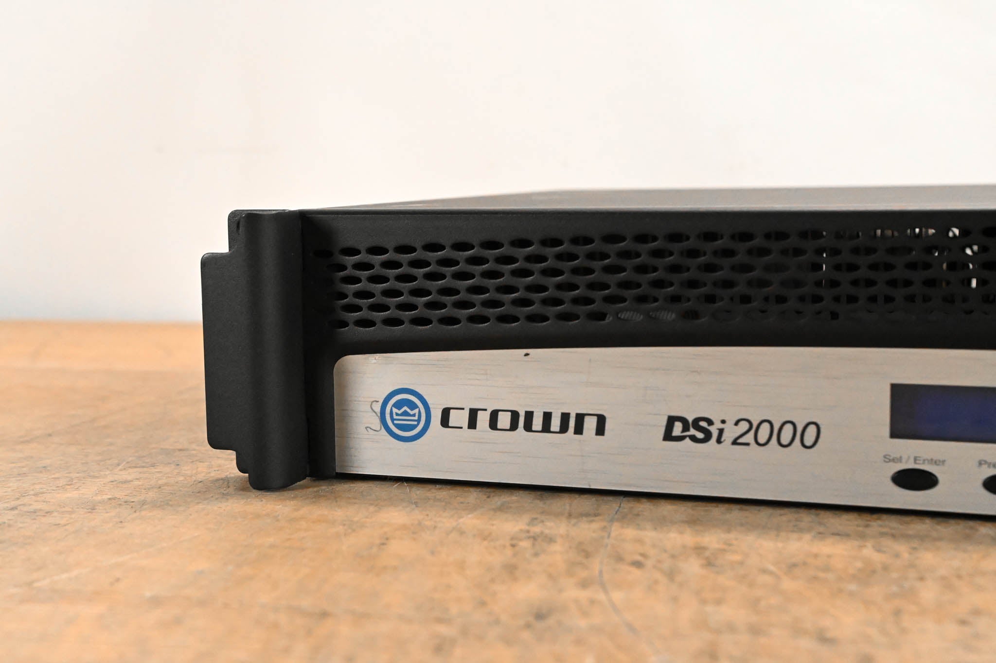 Crown DSi 2000 Two-Channel Power Amplifier