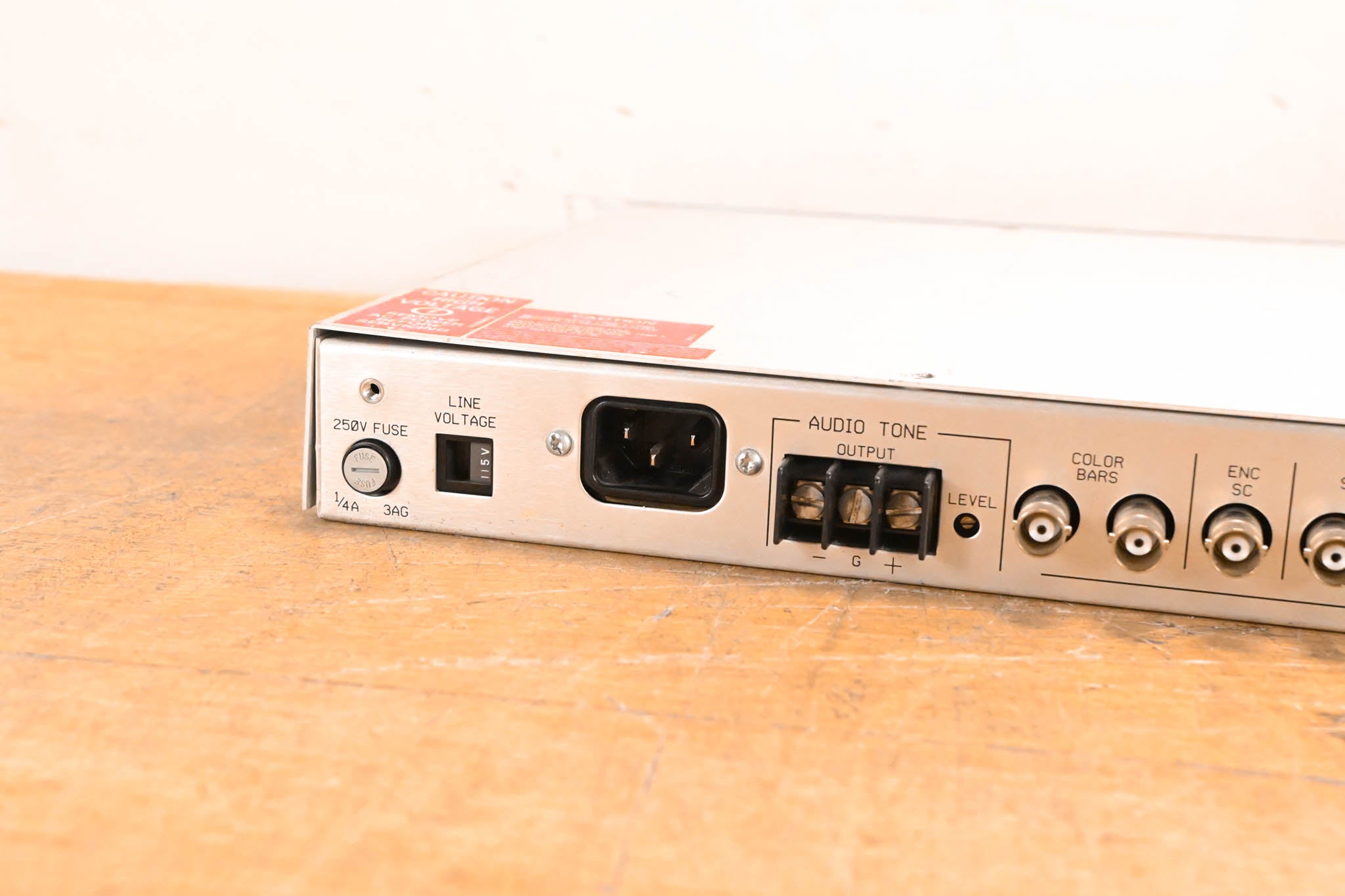 Grass Valley SCB-100N Sync/Color Bar Generator
