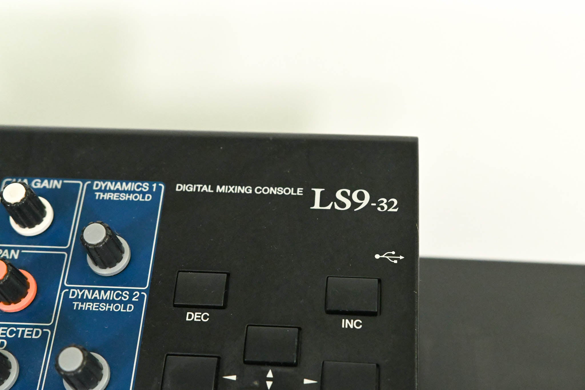 Yamaha LS9-32 32-Input Digital Mixing Console