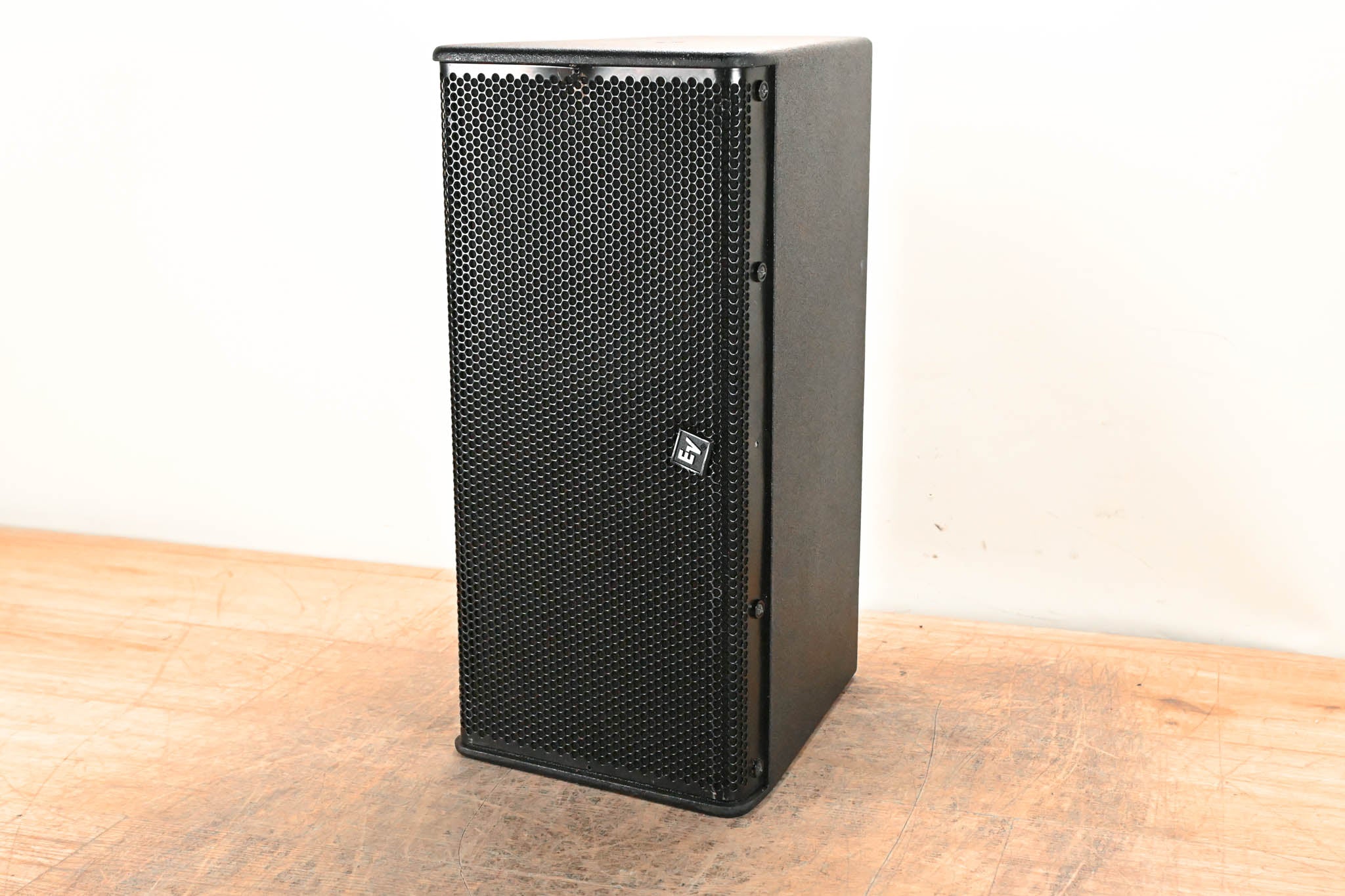 Electro-Voice (EV) Xi-1082 X-Array Install 2-Way Full-Range Loudspeaker