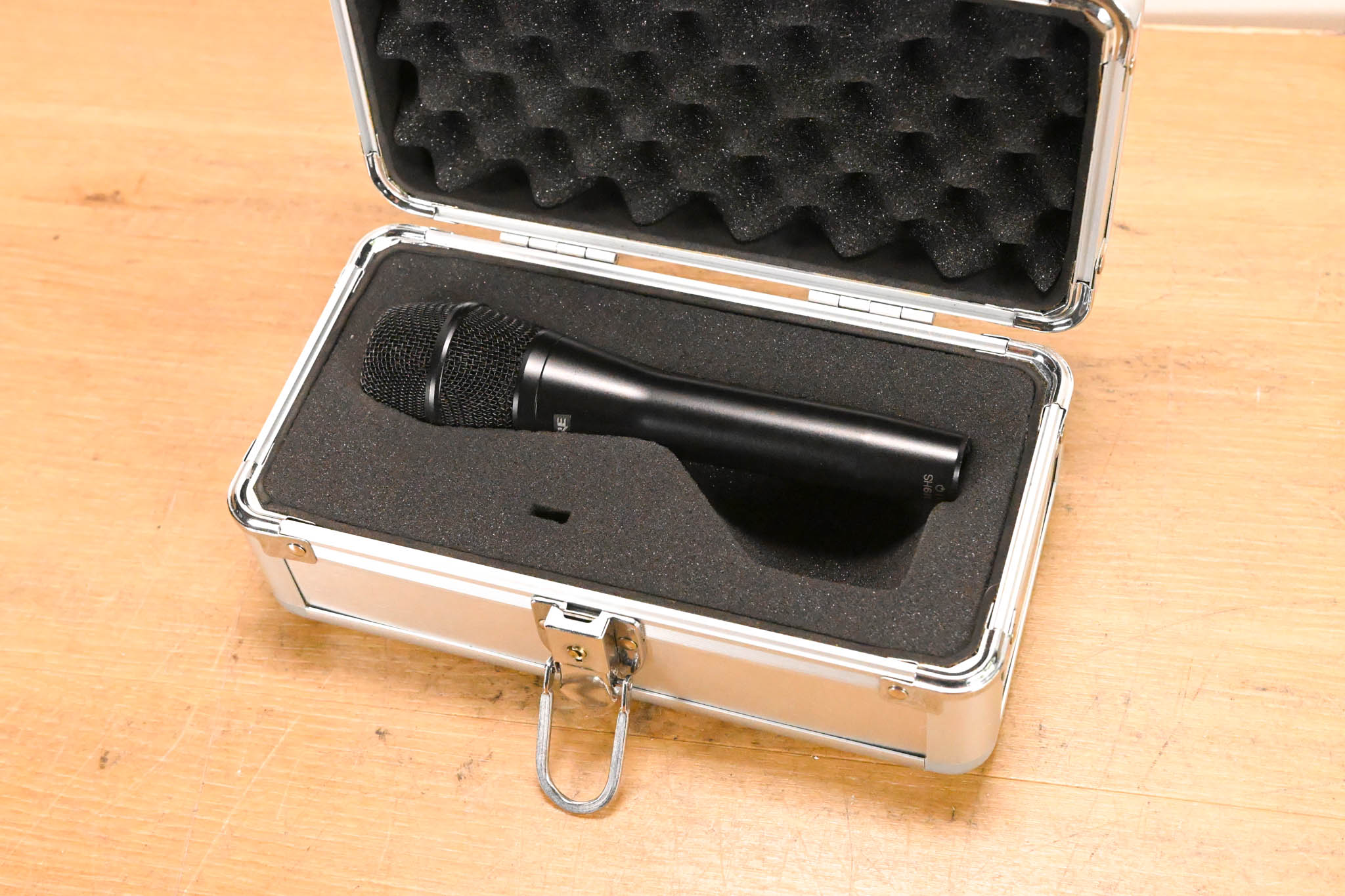 Shure KSM9HS Dual-Pattern Condenser Handheld Vocal Microphone