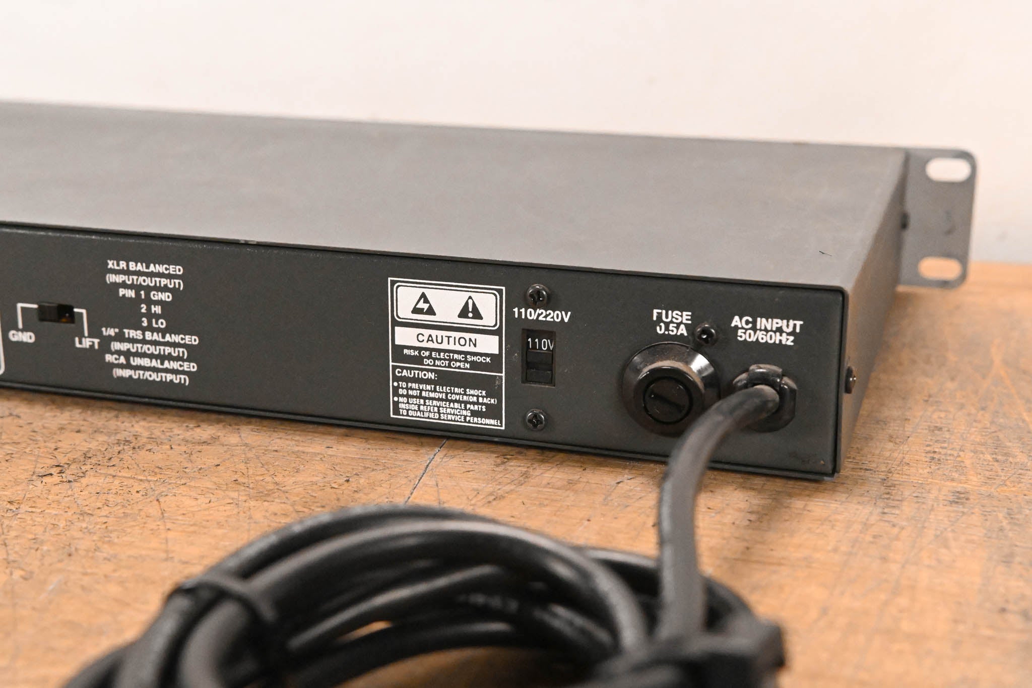 ART 341 Dual-Channel 15-Band 2/3 Octave Graphic Equalizer CG01GW2