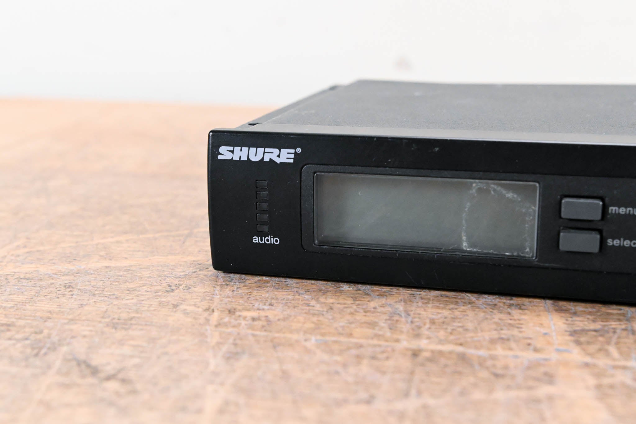 Shure SLX4 Wireless Receiver - J3 Band: 572-596 MHz