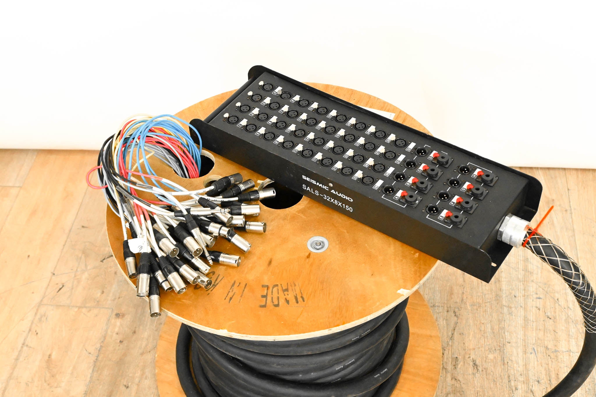 Seismic Audio SALS-32x8x150 32-Channel Snake with 8 Returns - 150 ft