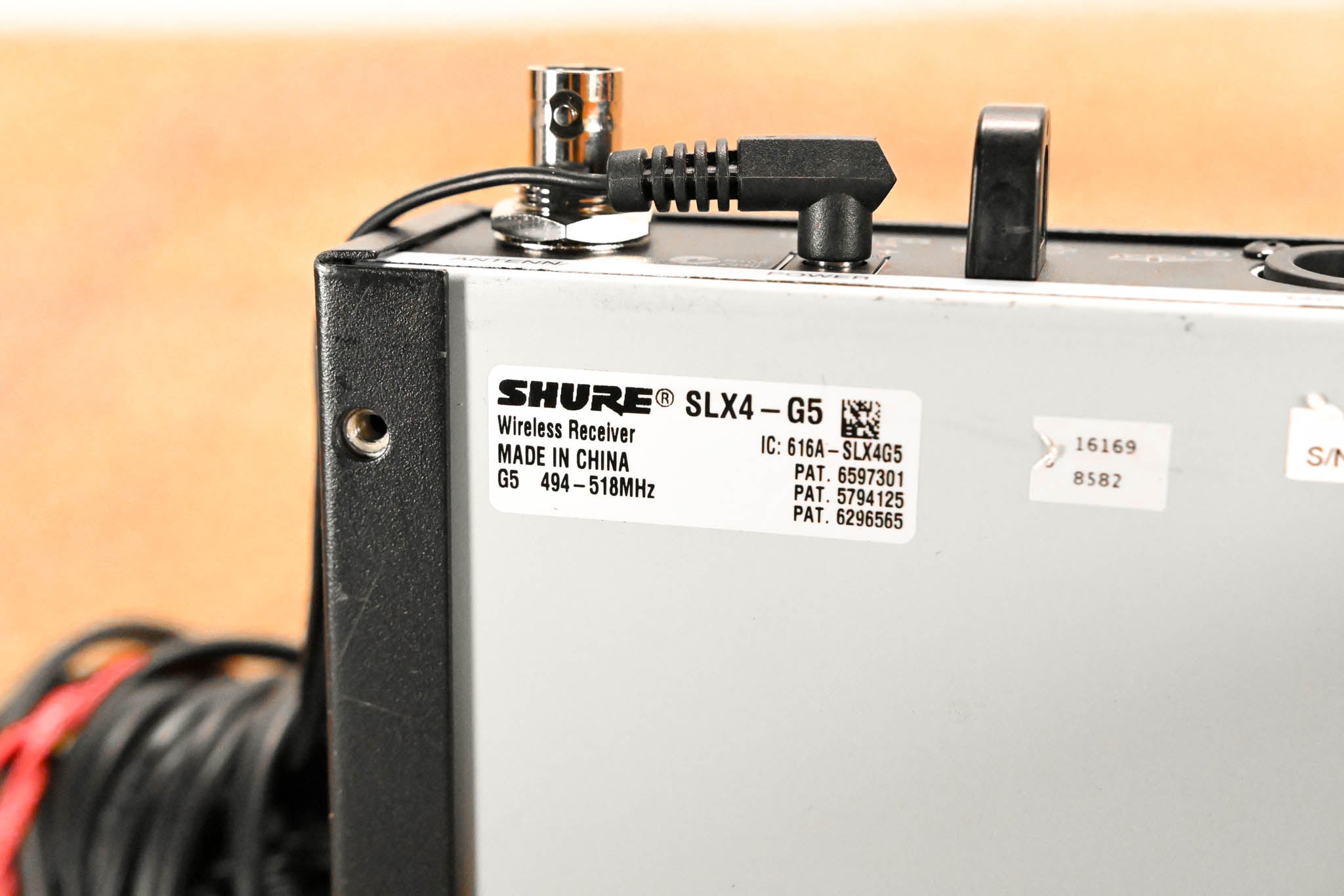 Shure SLX4 Wireless Receiver - G5 Band: 494-518 MHz