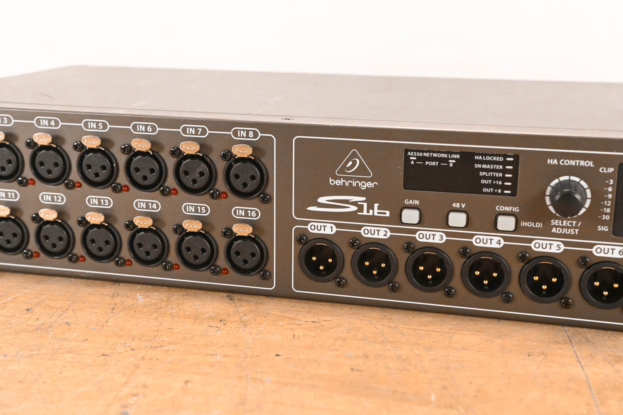 Behringer S16 16 x 8 Digital Stage Box