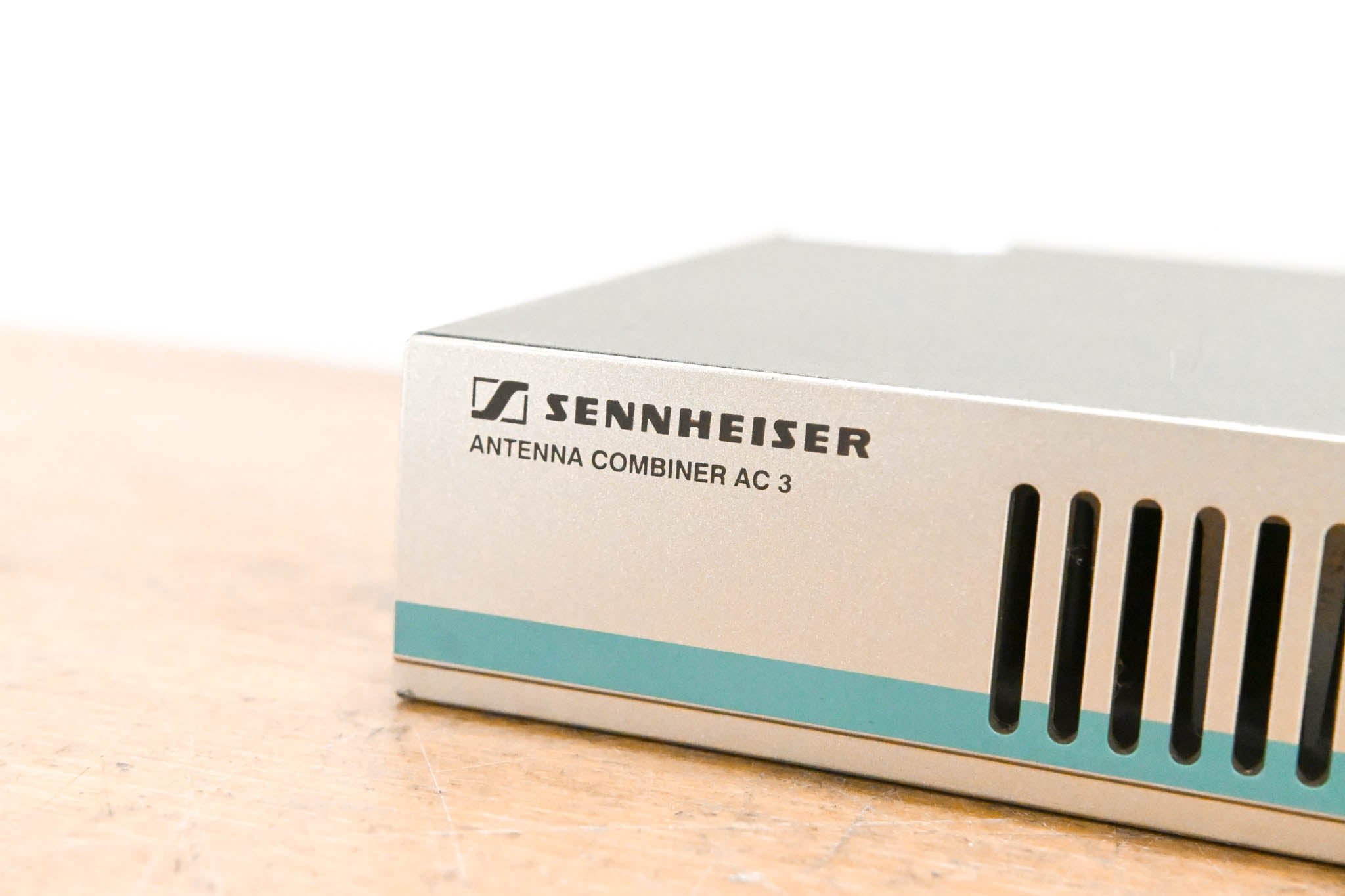 Sennheiser AC 3 Antenna Combiner - 500-870 MHz (NO POWER SUPPLY)