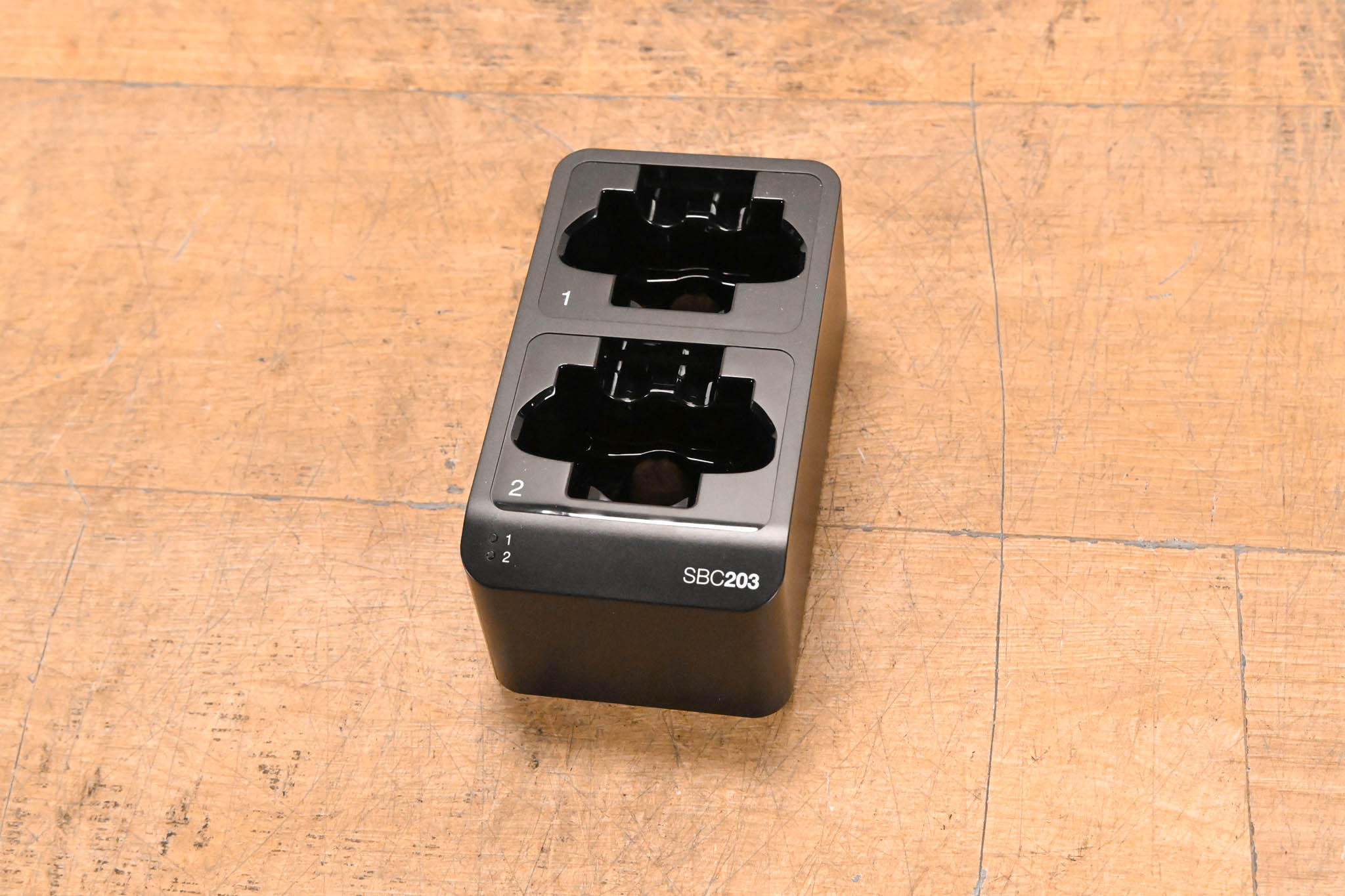 Shure SBC203 Dual-Docking Recharging Station