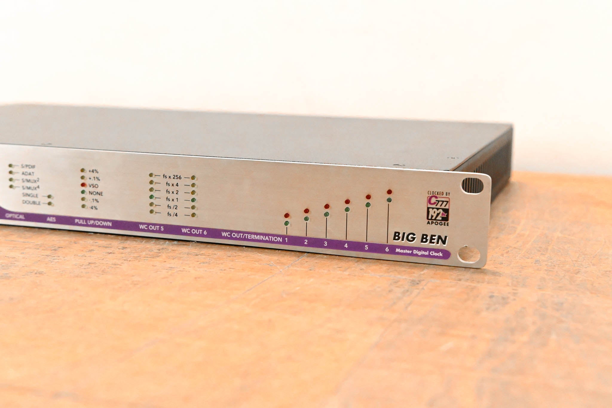 Apogee Big Ben マスターデジタルクロック Apogee Electronics Big Ben Master Digital Clock Word Clock