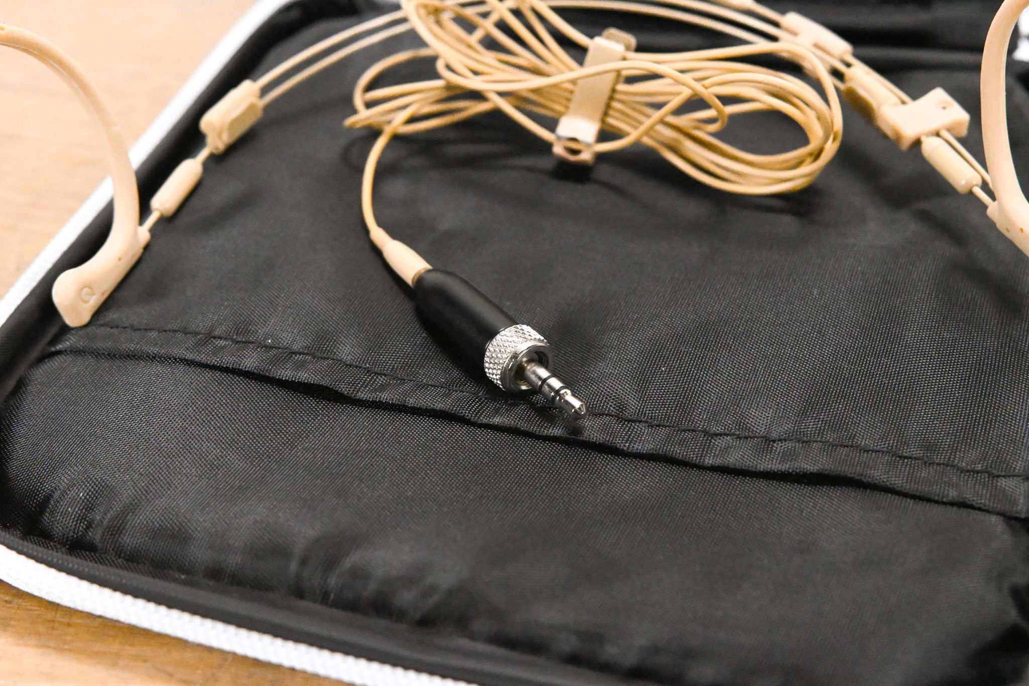 Que Audio QA22 BE Omnidirectional Headset Mic w/ SEL Adapter for Senn.