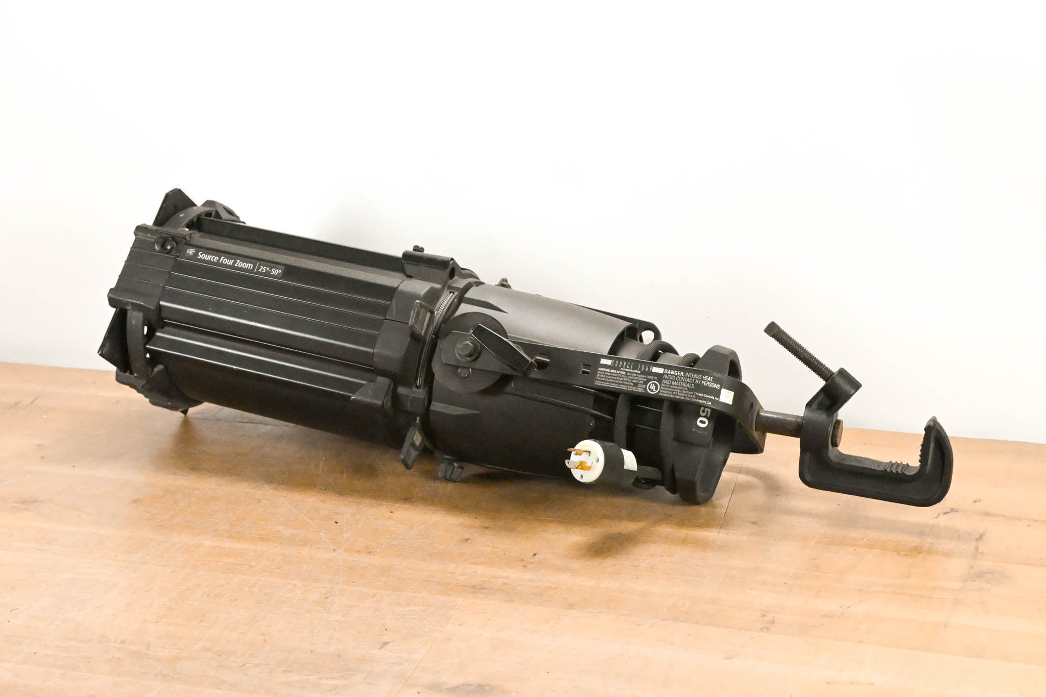 ETC Source Four Zoom 25-50 Degree 750 Ellipsoidal Light