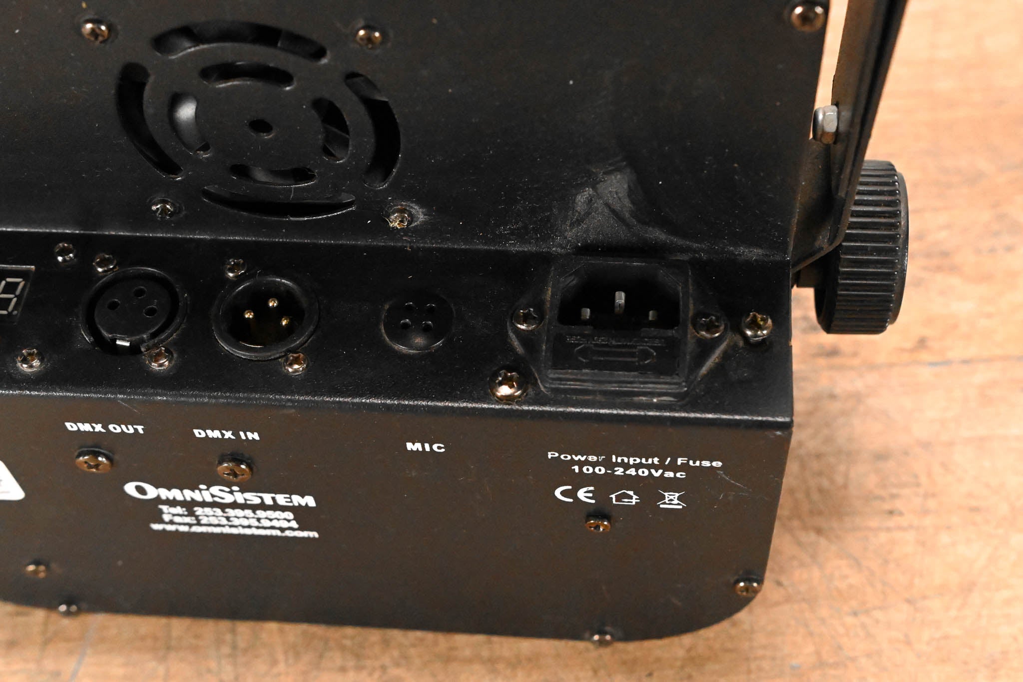OmniSistem Thin Par Plus RGBW 6 x 10W RGBA Par Can Light