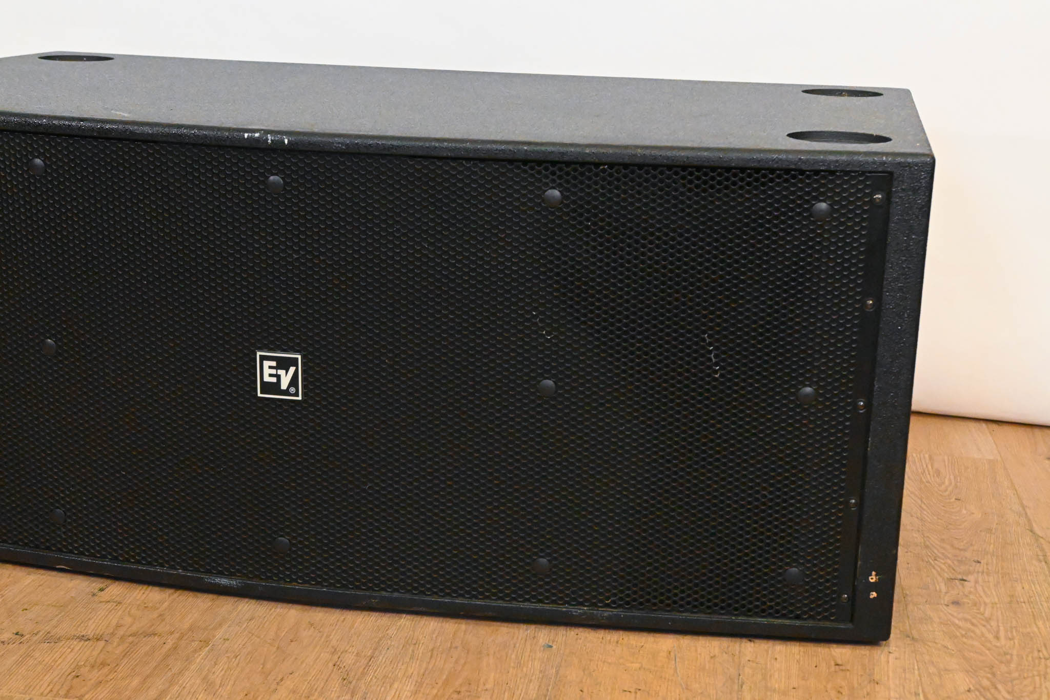 Electro-Voice (EV) Xsub Dual 18" 1200W Subwoofer
