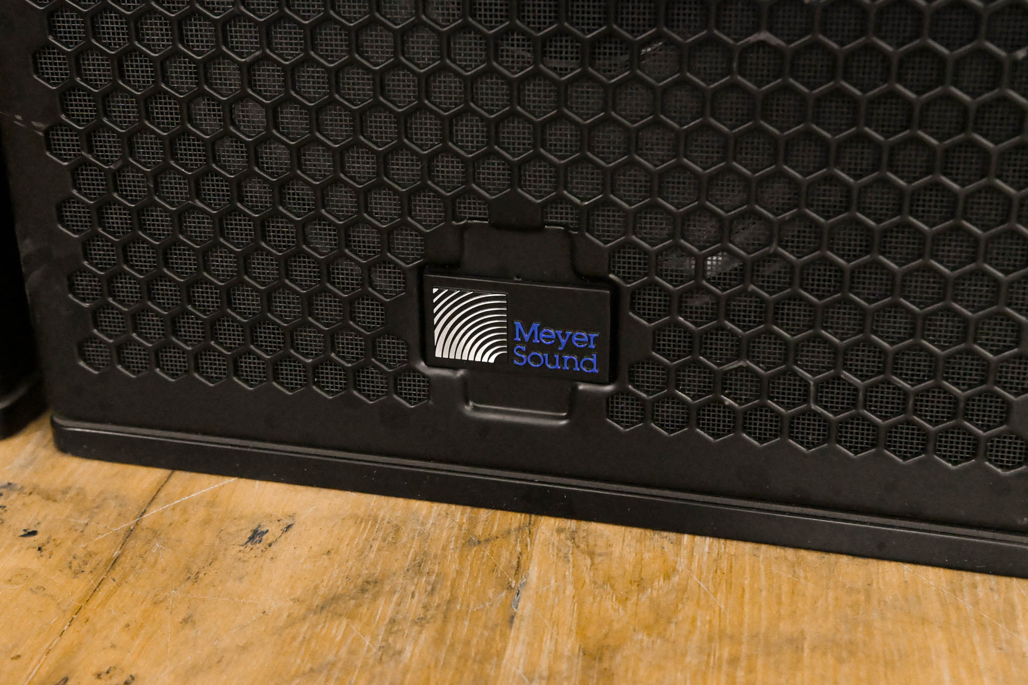 Meyer Sound UPJ-1P Compact VariO Loudspeaker (PAIR)