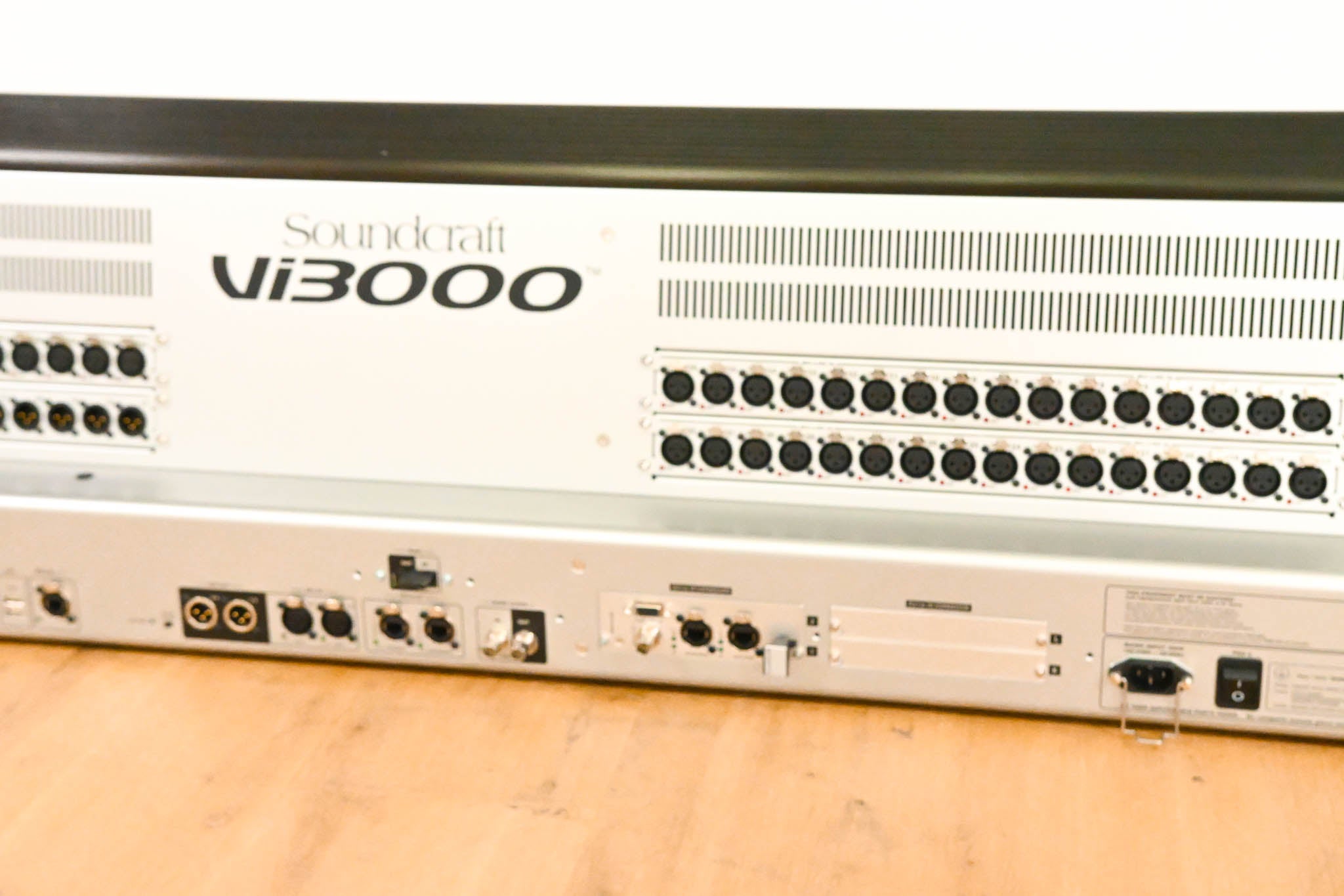 Soundcraft Vi3000 64-Channel Digital Mixing Console