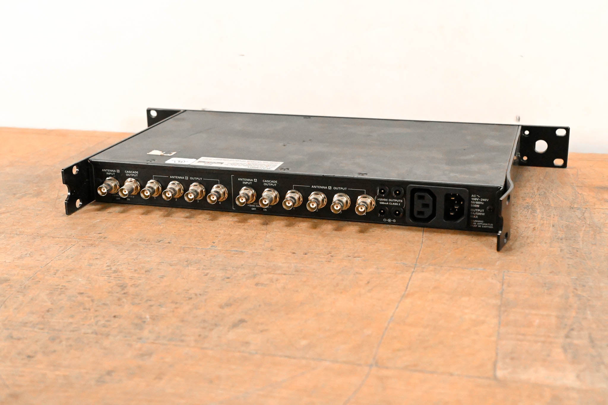 Audio-Technica AEW-DA550C UHF Antenna Distribution System