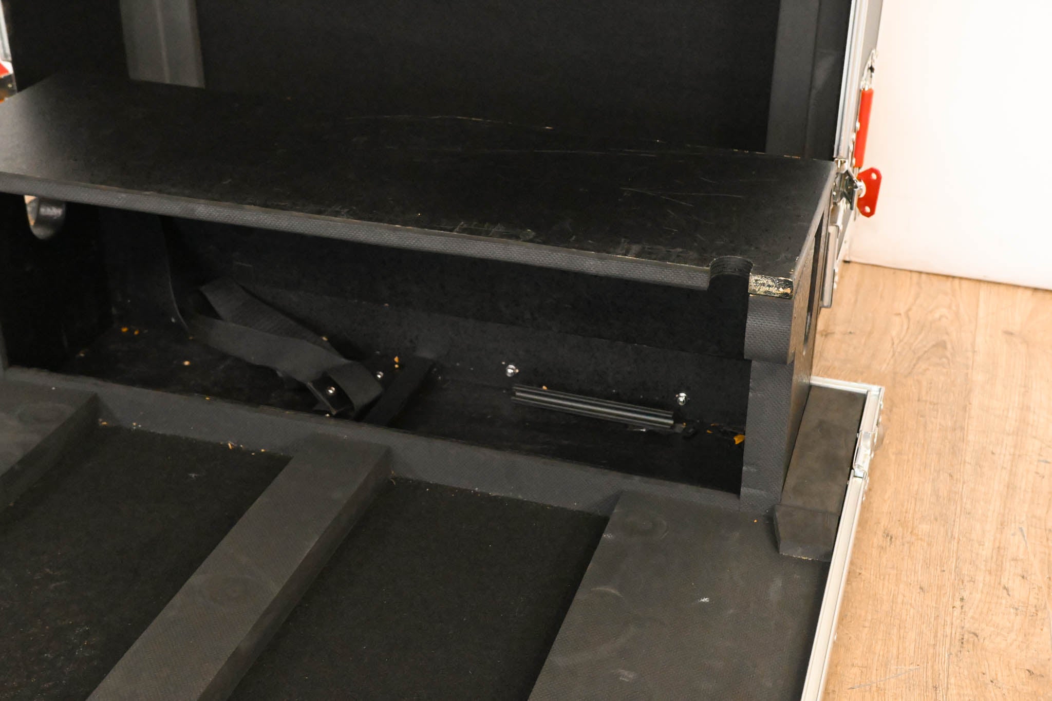 Gator Cases G-TOUR M32 ATA Road Case with Doghouse for Midas M32 Mixer