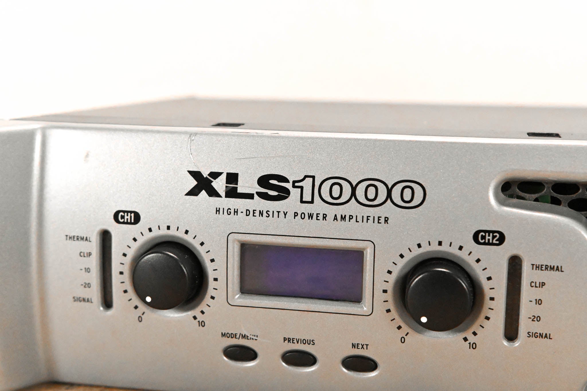 Crown XLS 1000 Two-channel, 350W @ 4Ω Power Amplifier