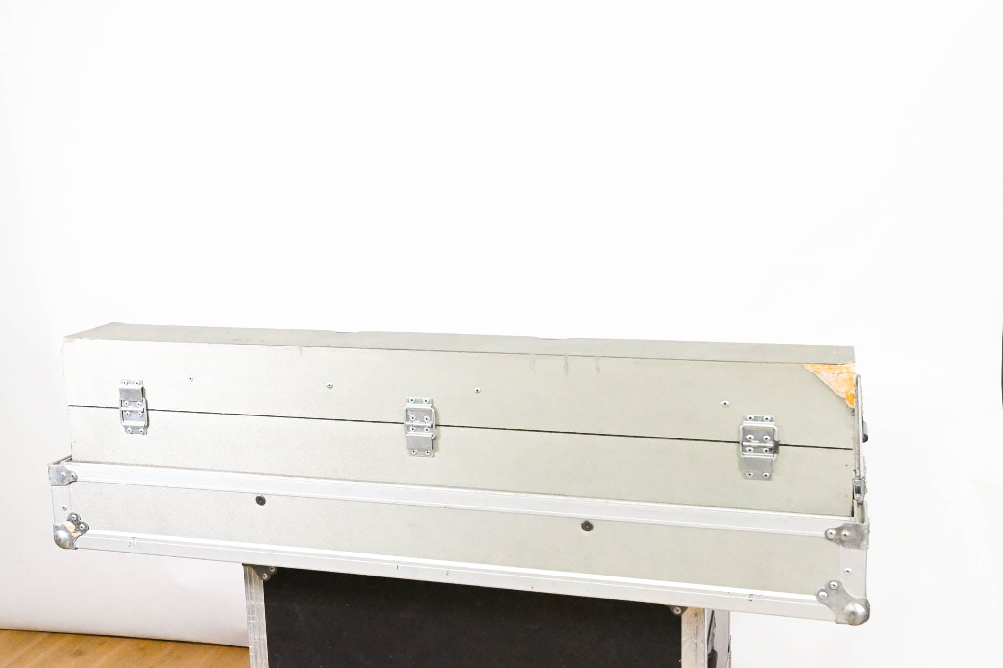 Allen & Heath iLive-T112 Console with Road Case and iDR-48 Stage Box