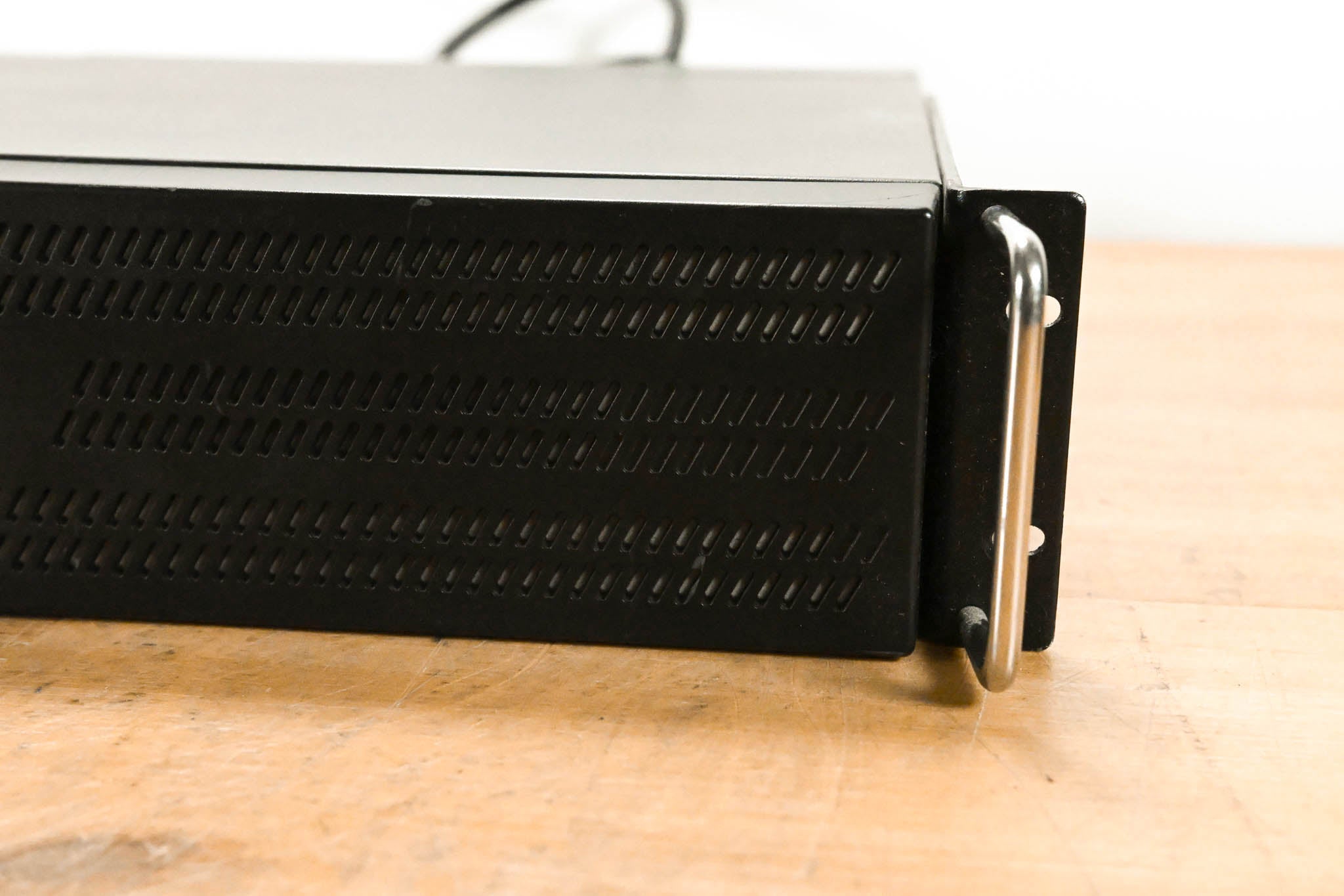 Middle Atlantic UPS-S2200R Select Series Uninterruptible PSU (2200 VA)