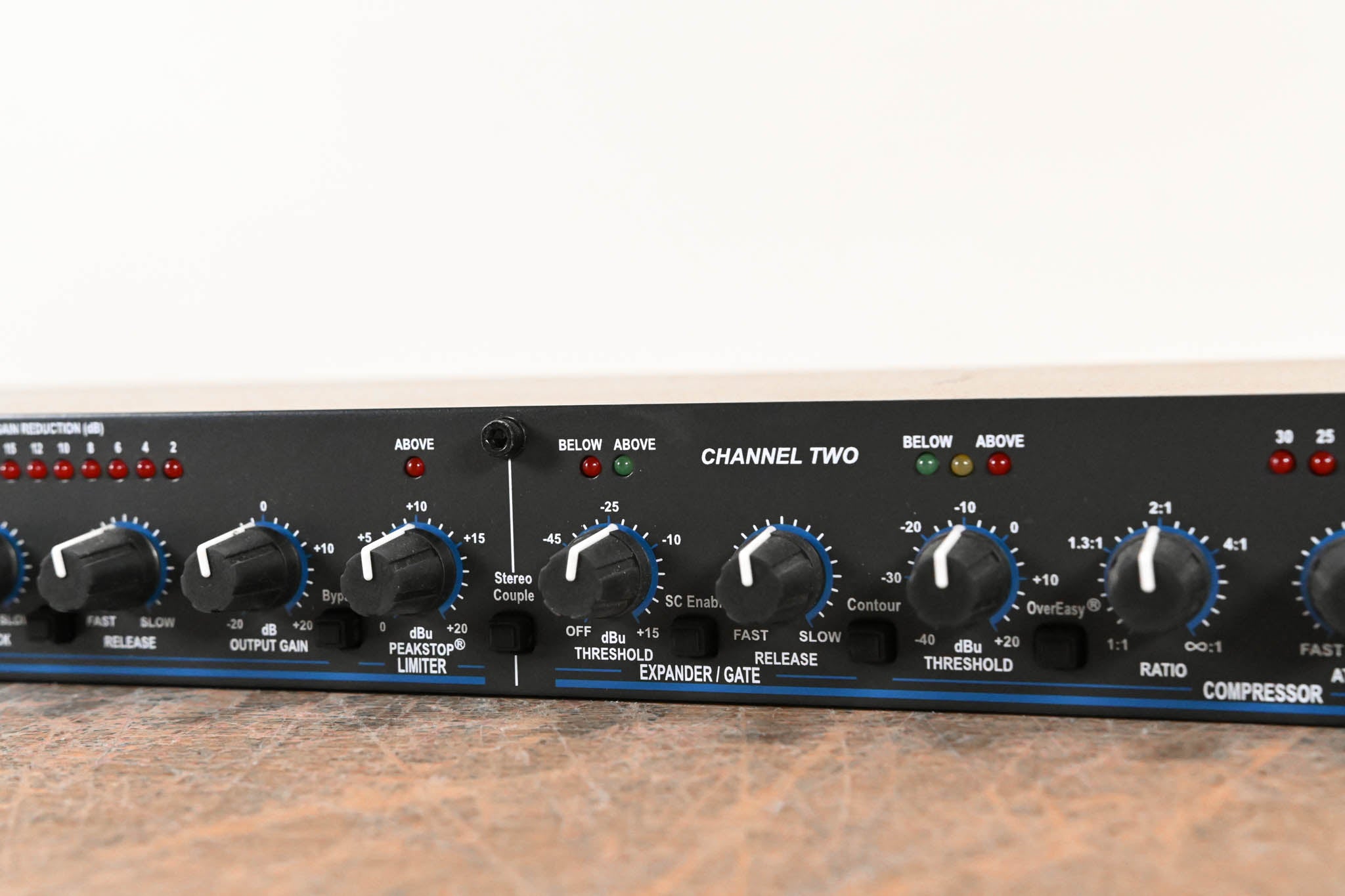 dbx 166XL 2-Channel Compressor/Limiter/Gate