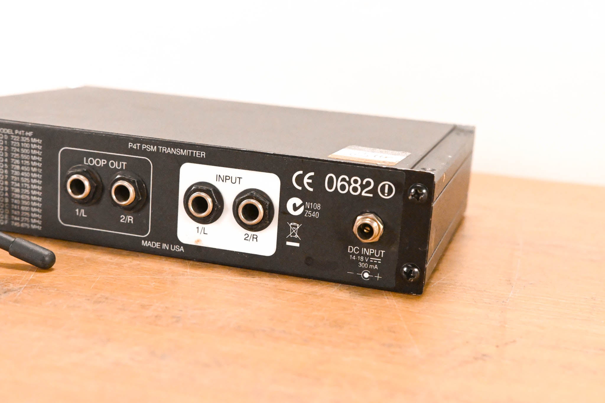 Shure PSM 400 In-Ear Monitoring System - 722-746 MHz (NO POWER SUPPLY)