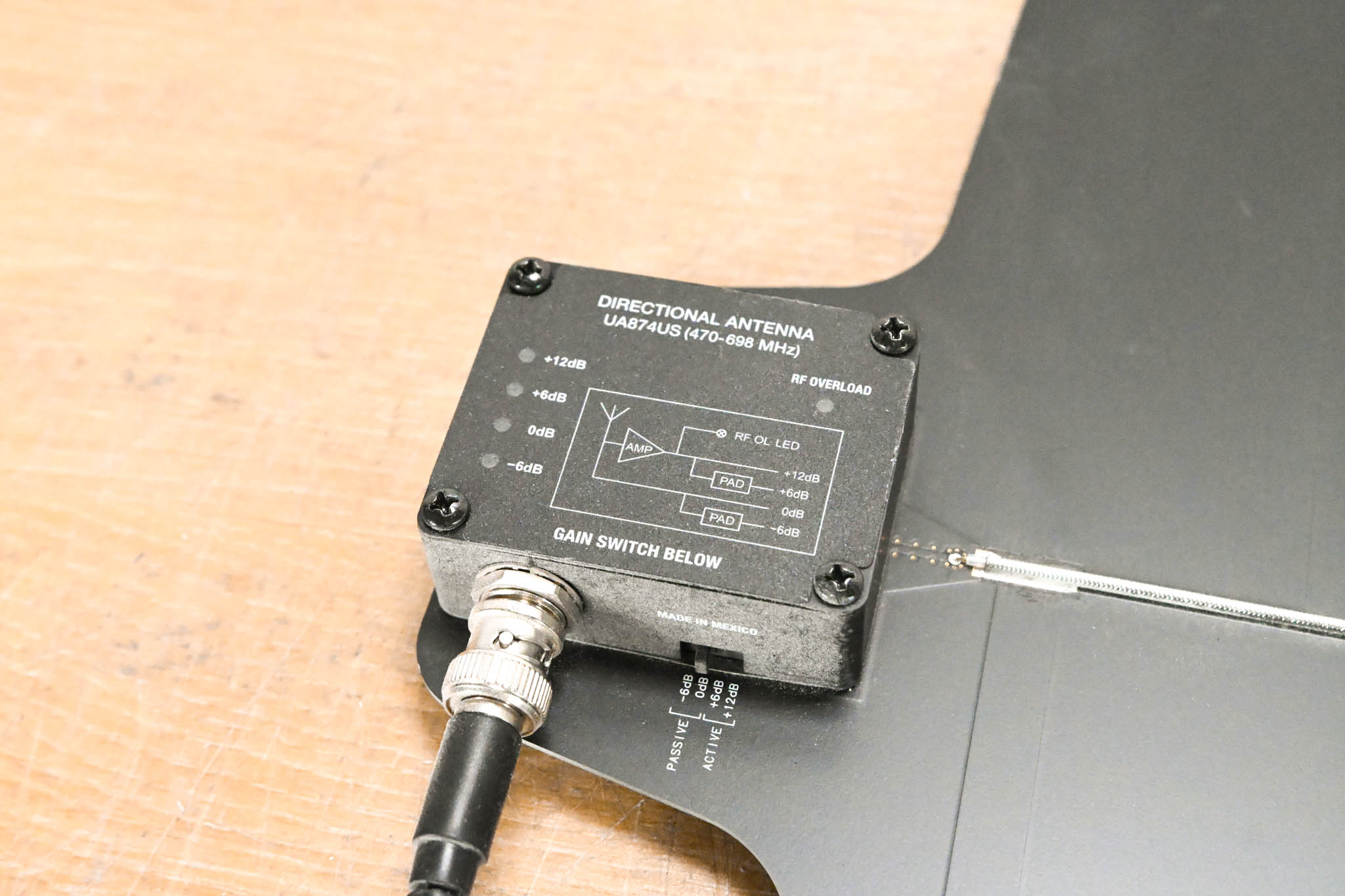 Shure UA874US Active Directional Antenna - 470-698 MHz