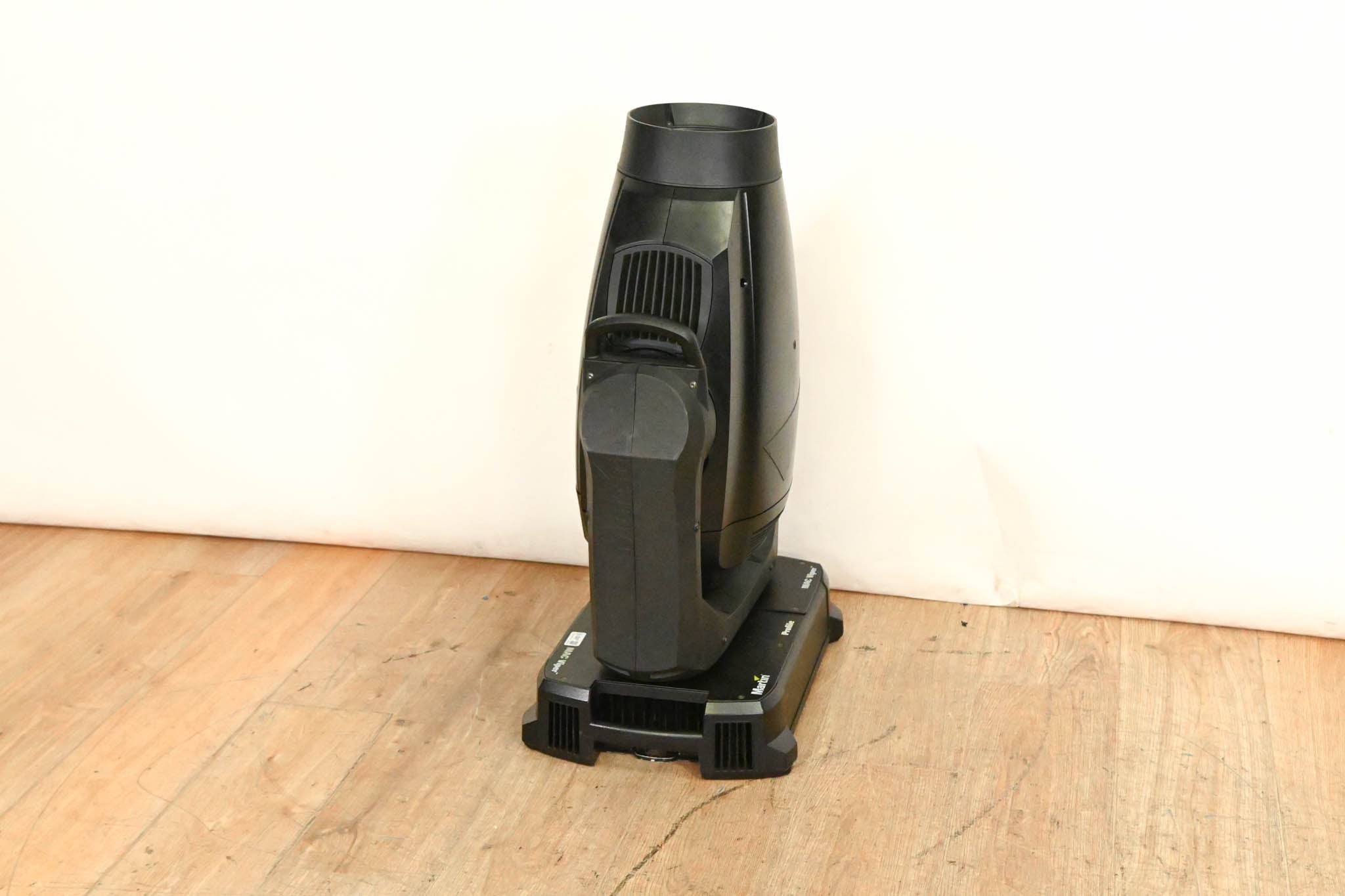 Martin MAC Viper Profile High Output Discharge-Based Moving Light